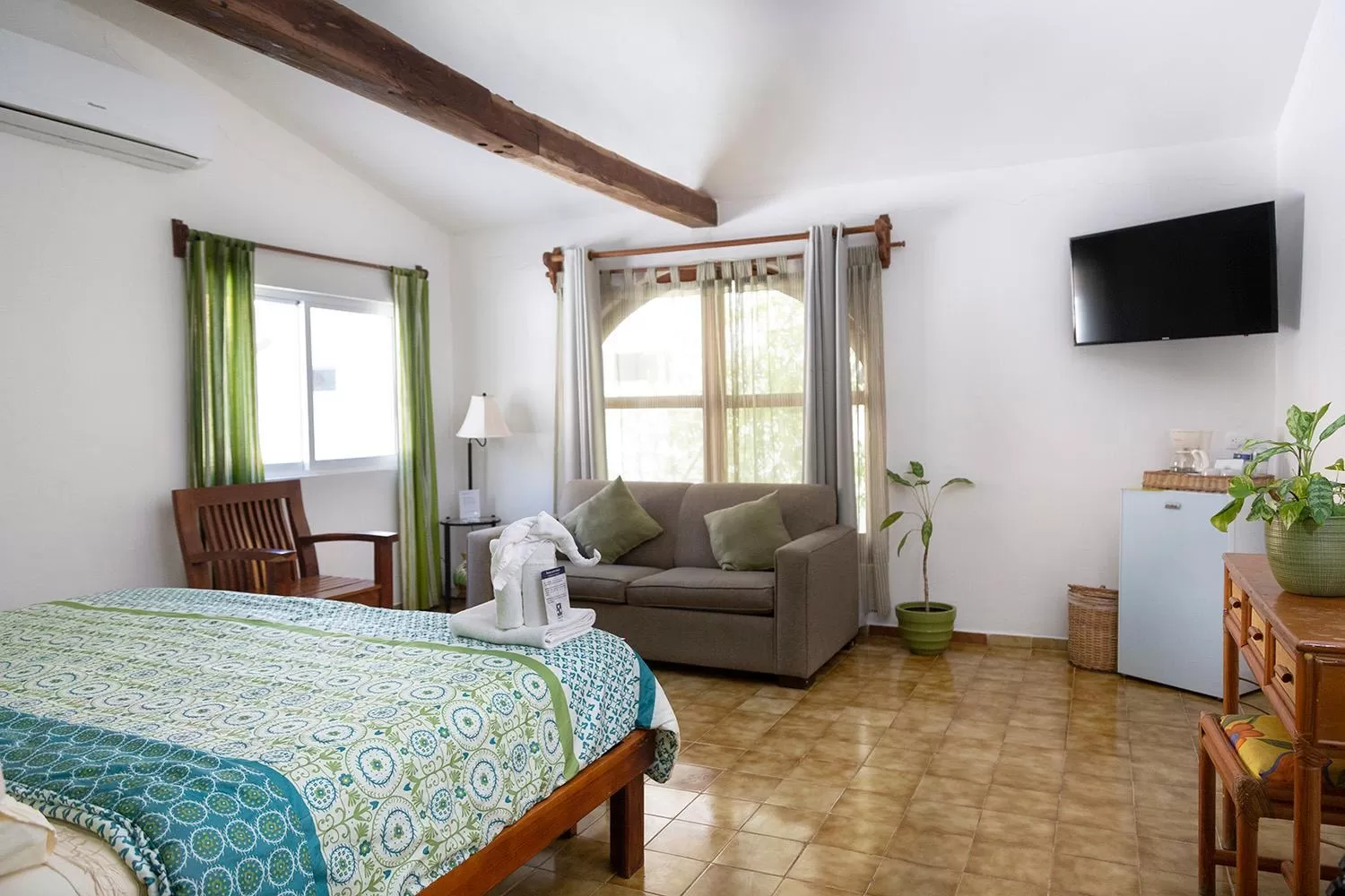 Bed in Hotel Amar Inn