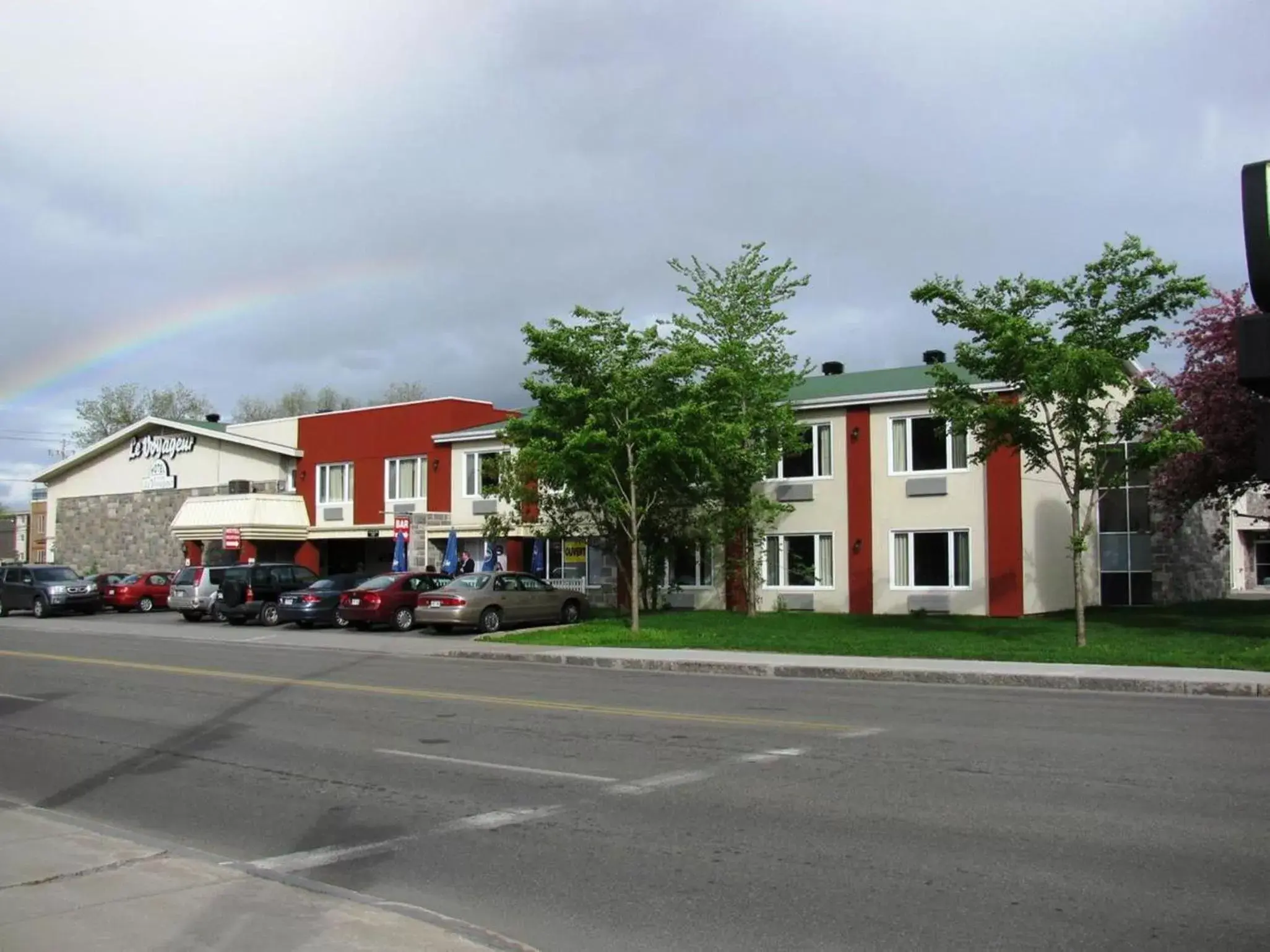 Facade/entrance, Property Building in Hotel Le Voyageur