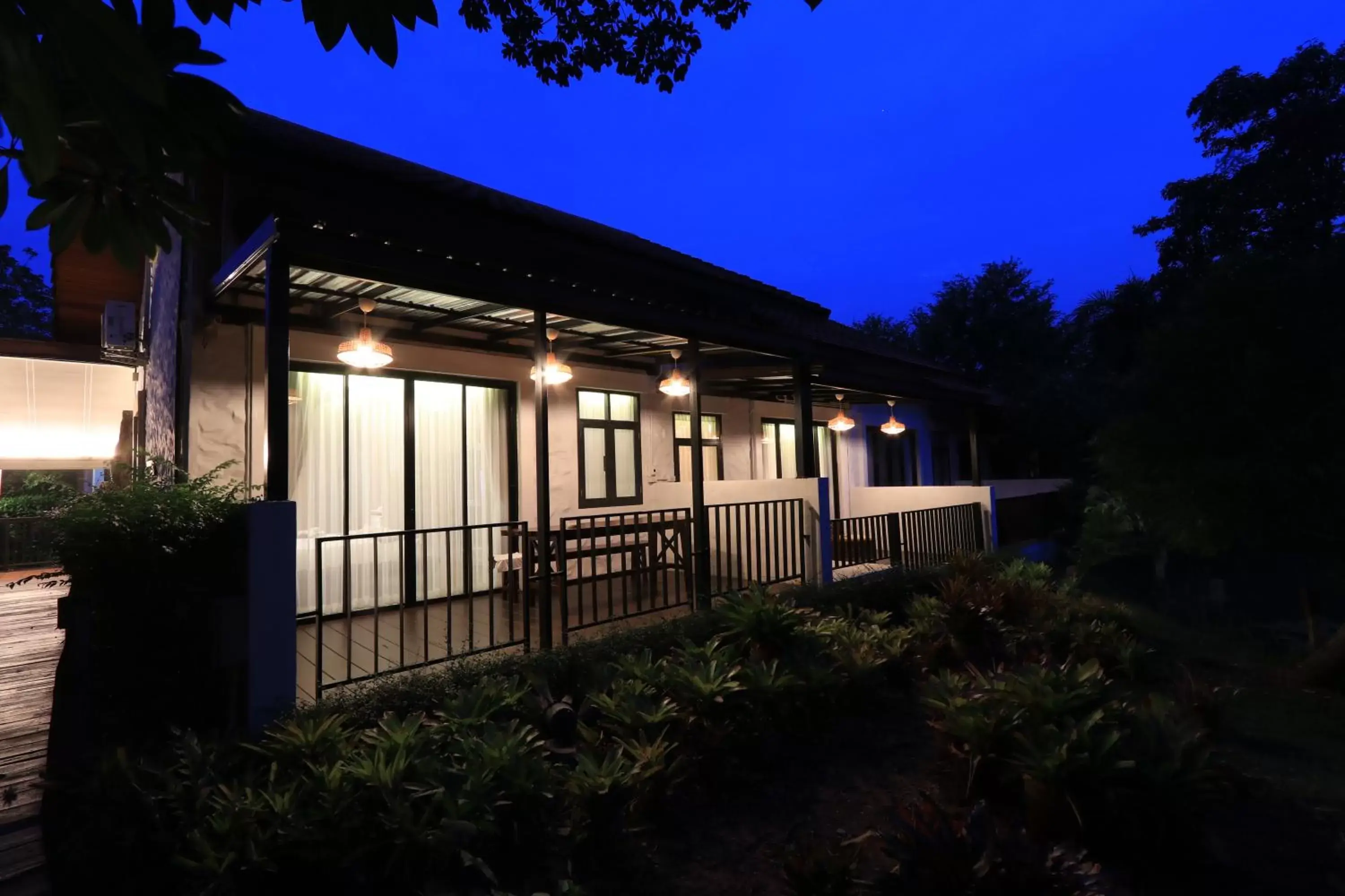 Property building in Tharaburi Resort Property building in Tharaburi Resort