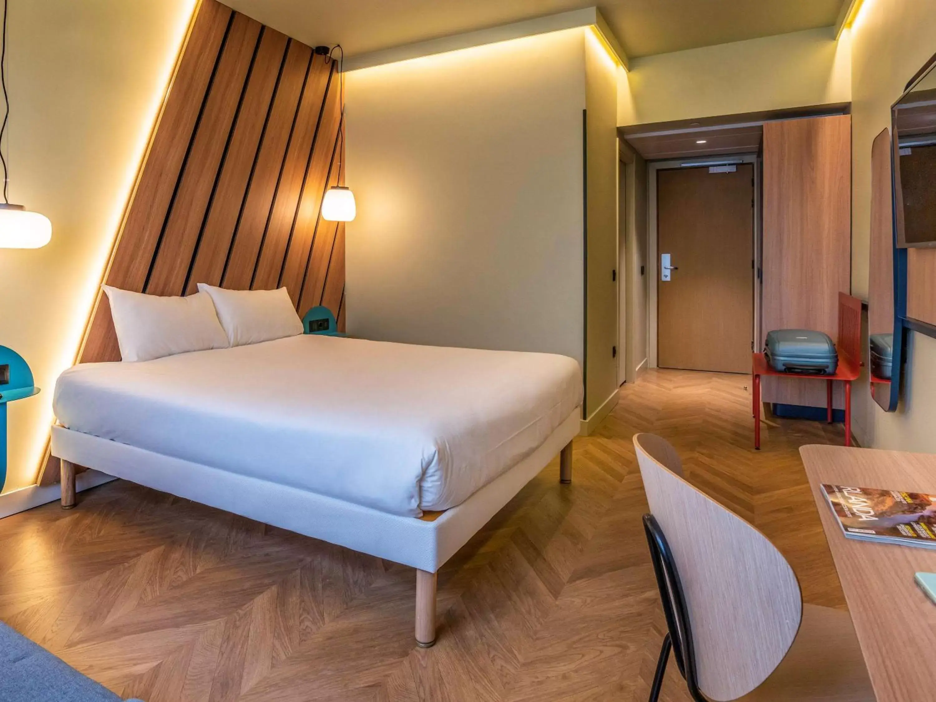 Photo of the whole room, Bed in Ibis Styles Madrid City Las Ventas