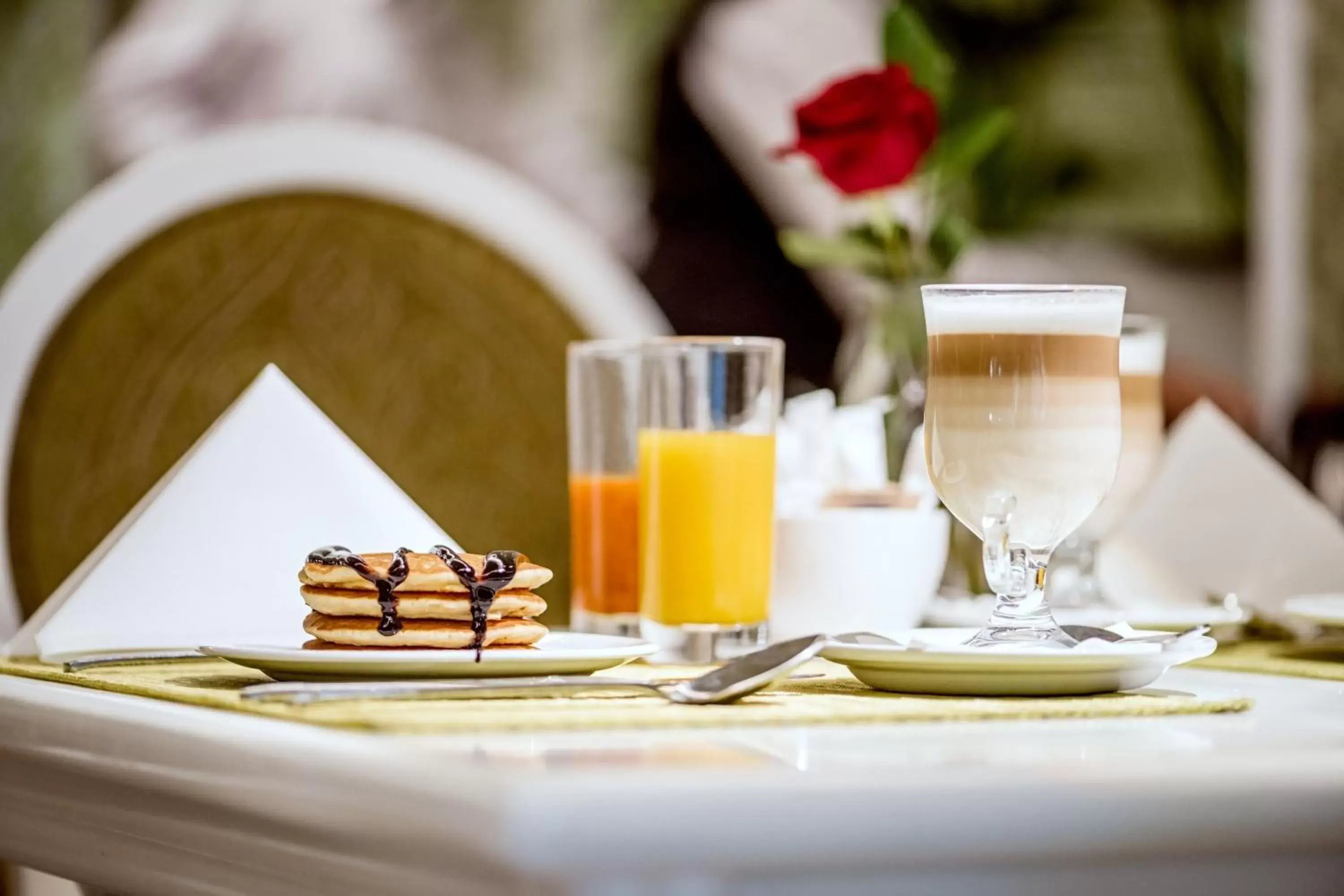 Breakfast, Restaurant/Places to Eat in Pine Cliffs Ocean Suites, a Luxury Collection Resort & Spa, Algarve