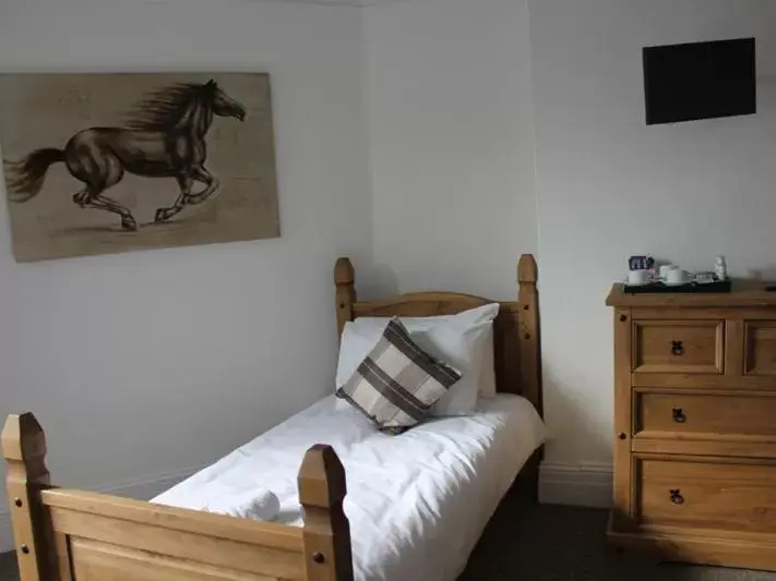 Bedroom, Bed in Stonehenge Inn & Shepherd's Huts