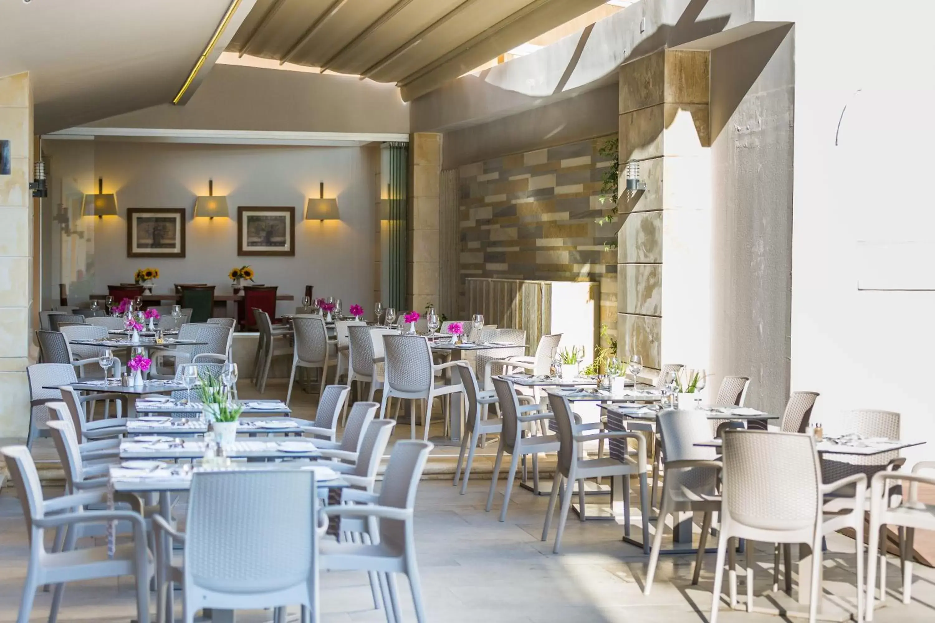 Restaurant/places to eat in Hotel Ideon Restaurant/places to eat in Hotel Ideon