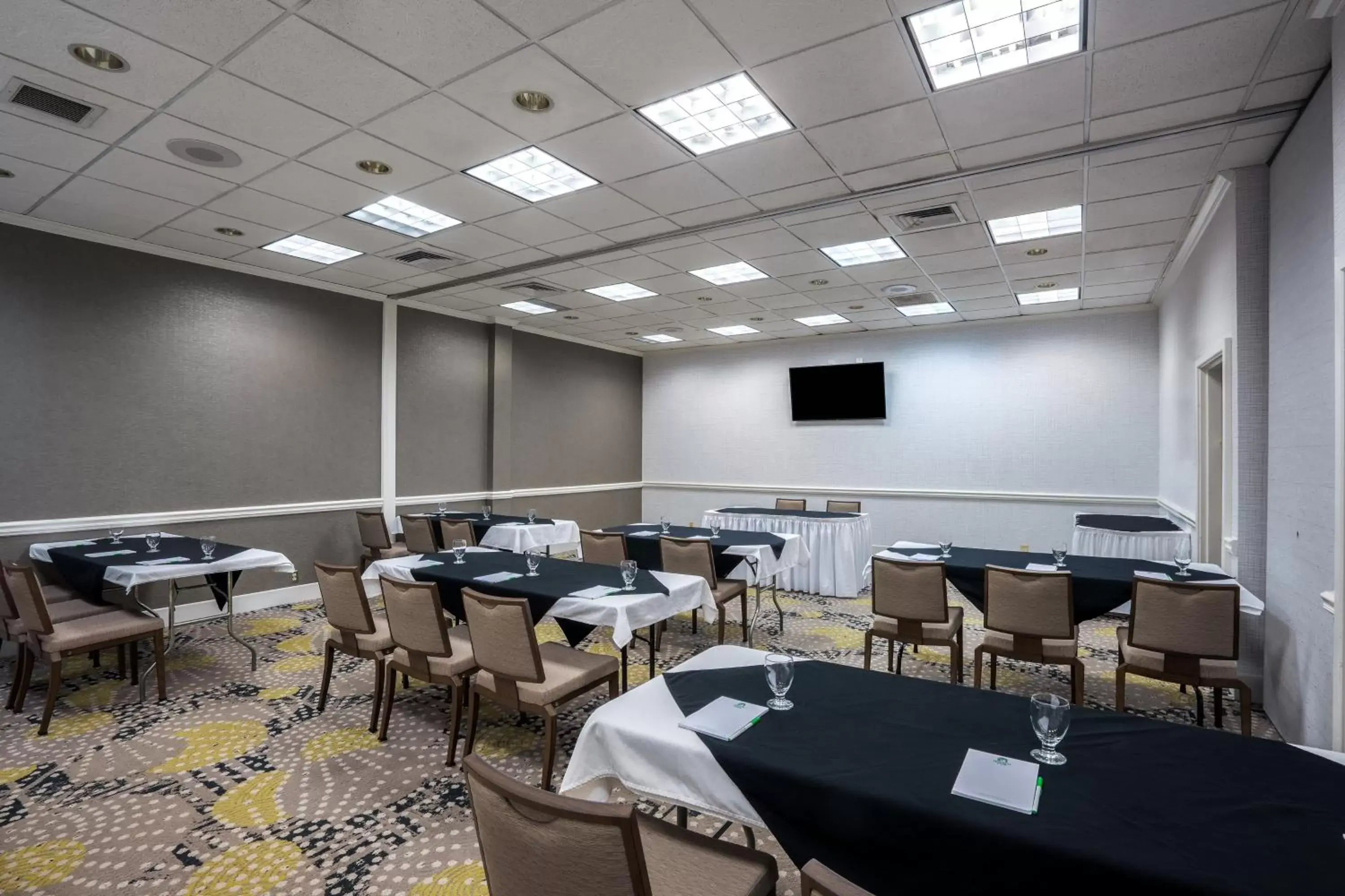 Meeting/conference room, Restaurant/Places to Eat in Holiday Inn Huntsville - Research Park, an IHG Hotel