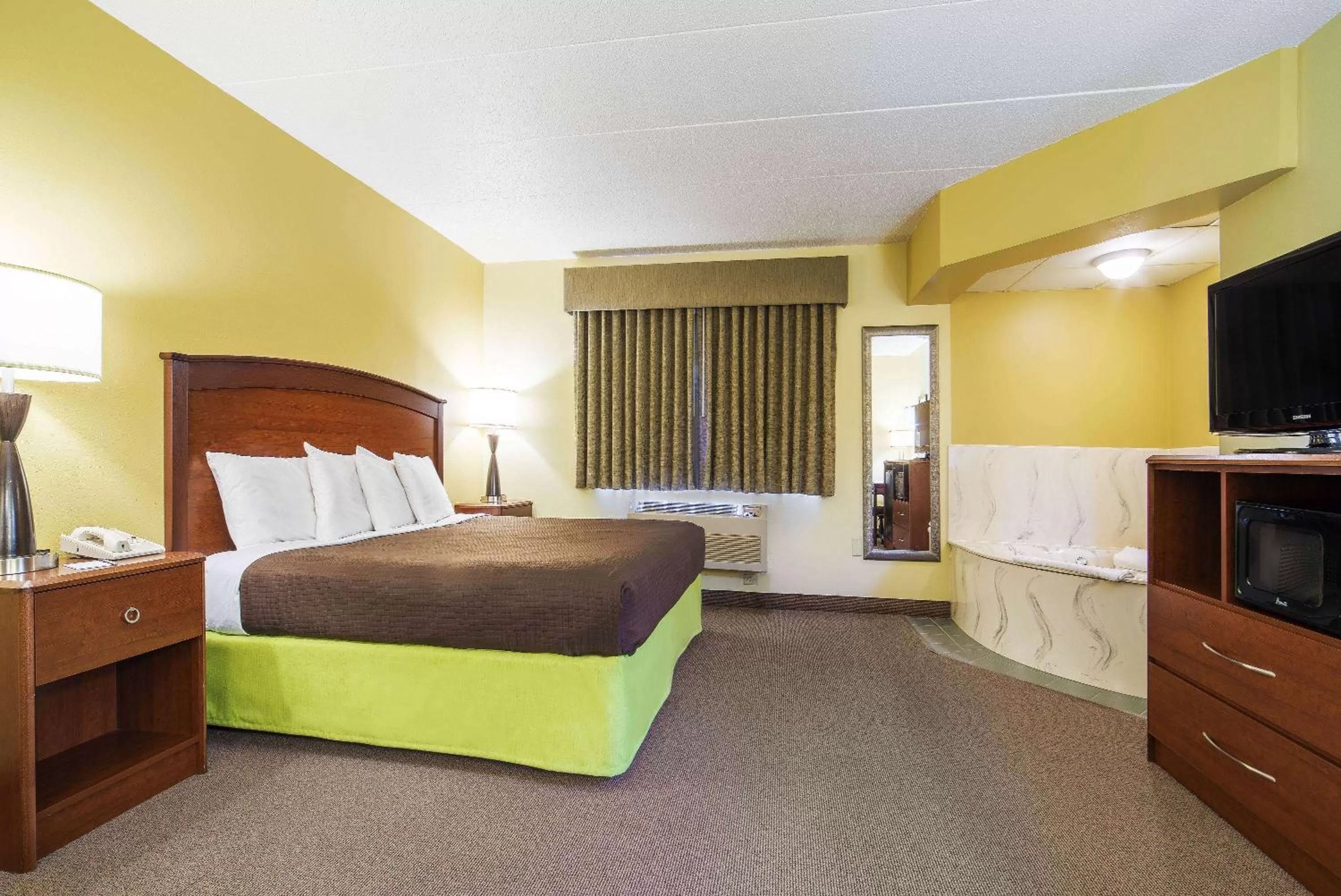Photo of the whole room, Bed in AmericInn by Wyndham Sioux Falls