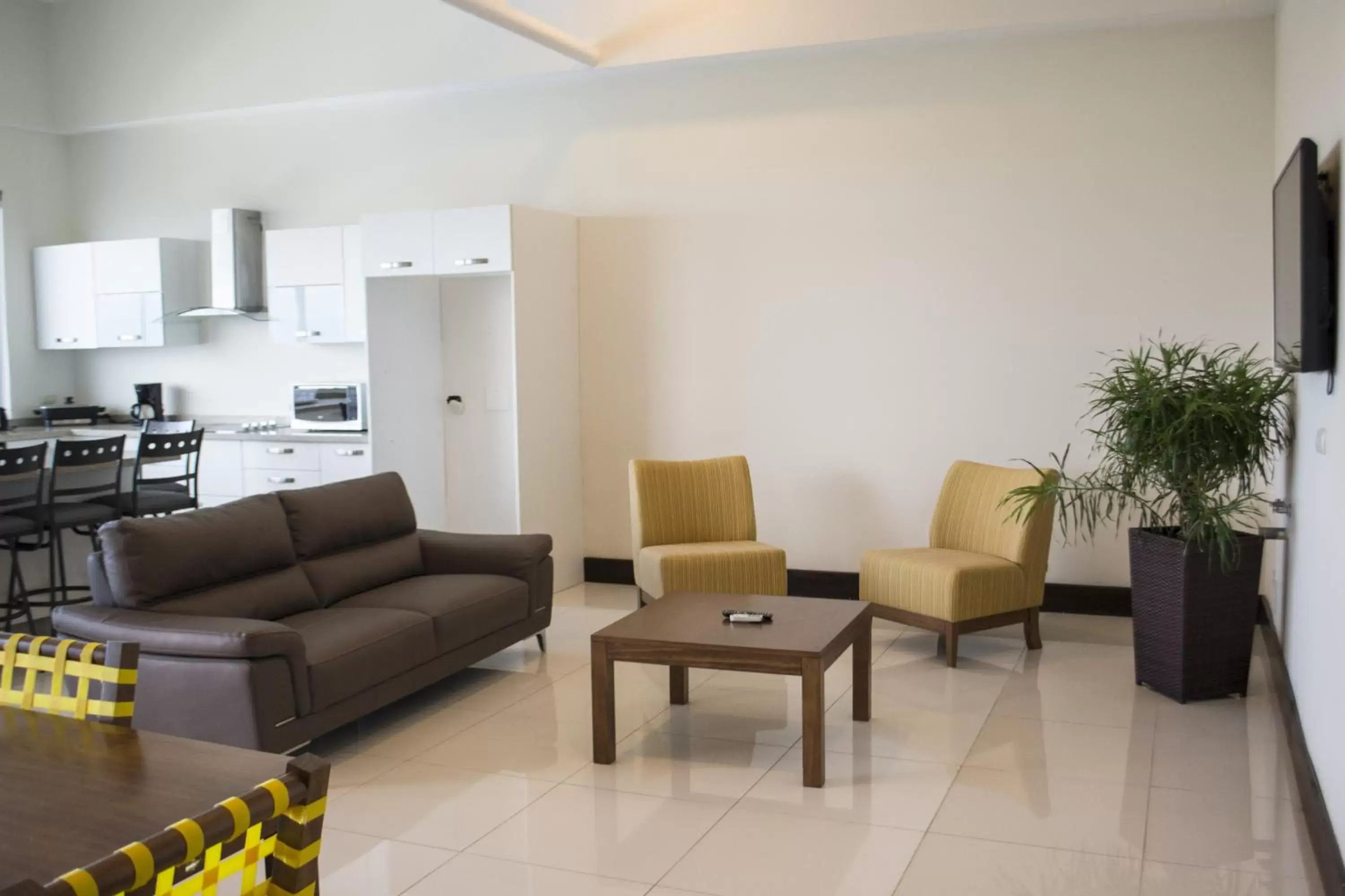 Kitchen or kitchenette, Seating Area in Puerto Azul Resort & Club Nautico