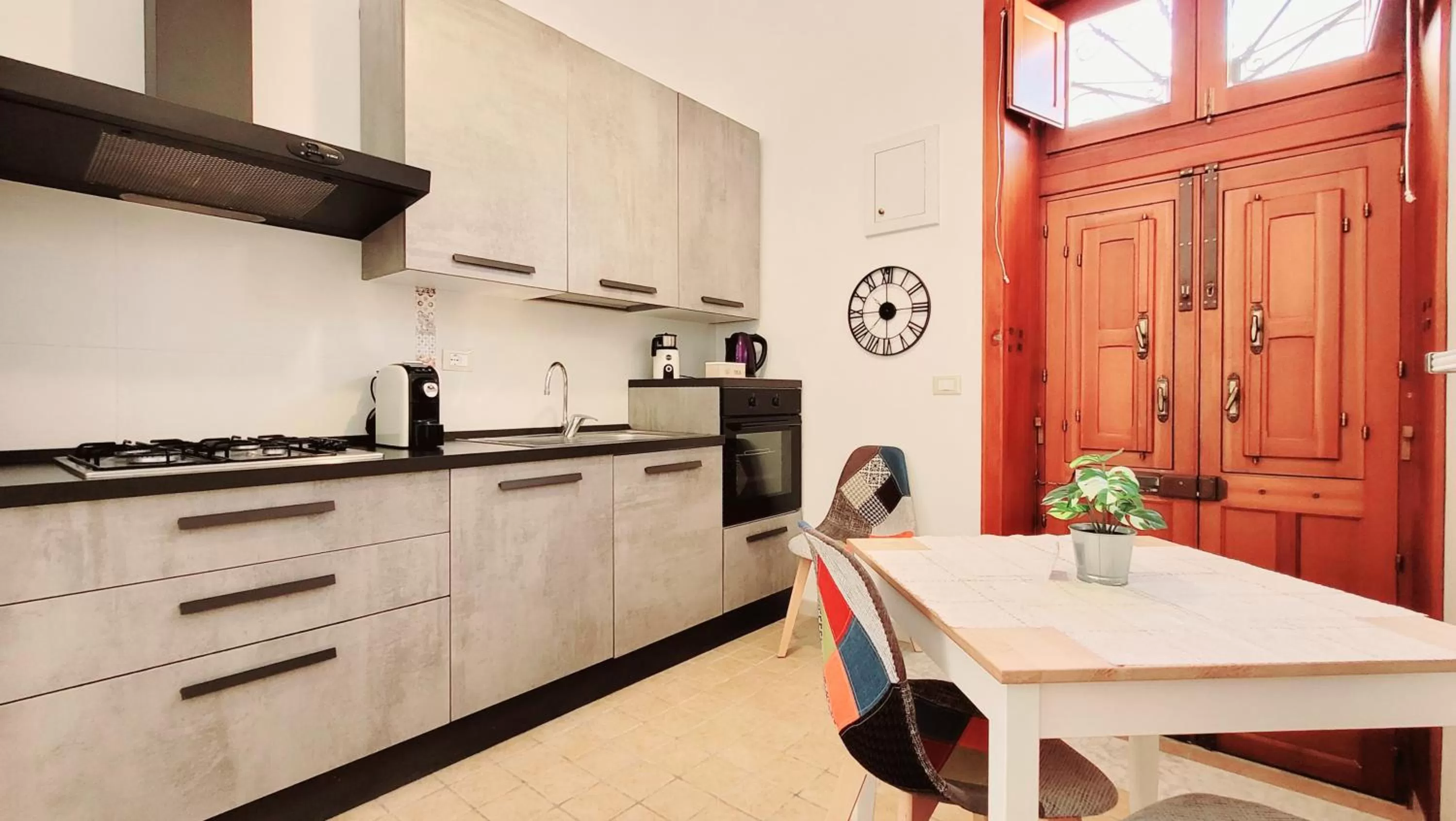 Kitchen or kitchenette in Zanzi 's Charming Rooms
