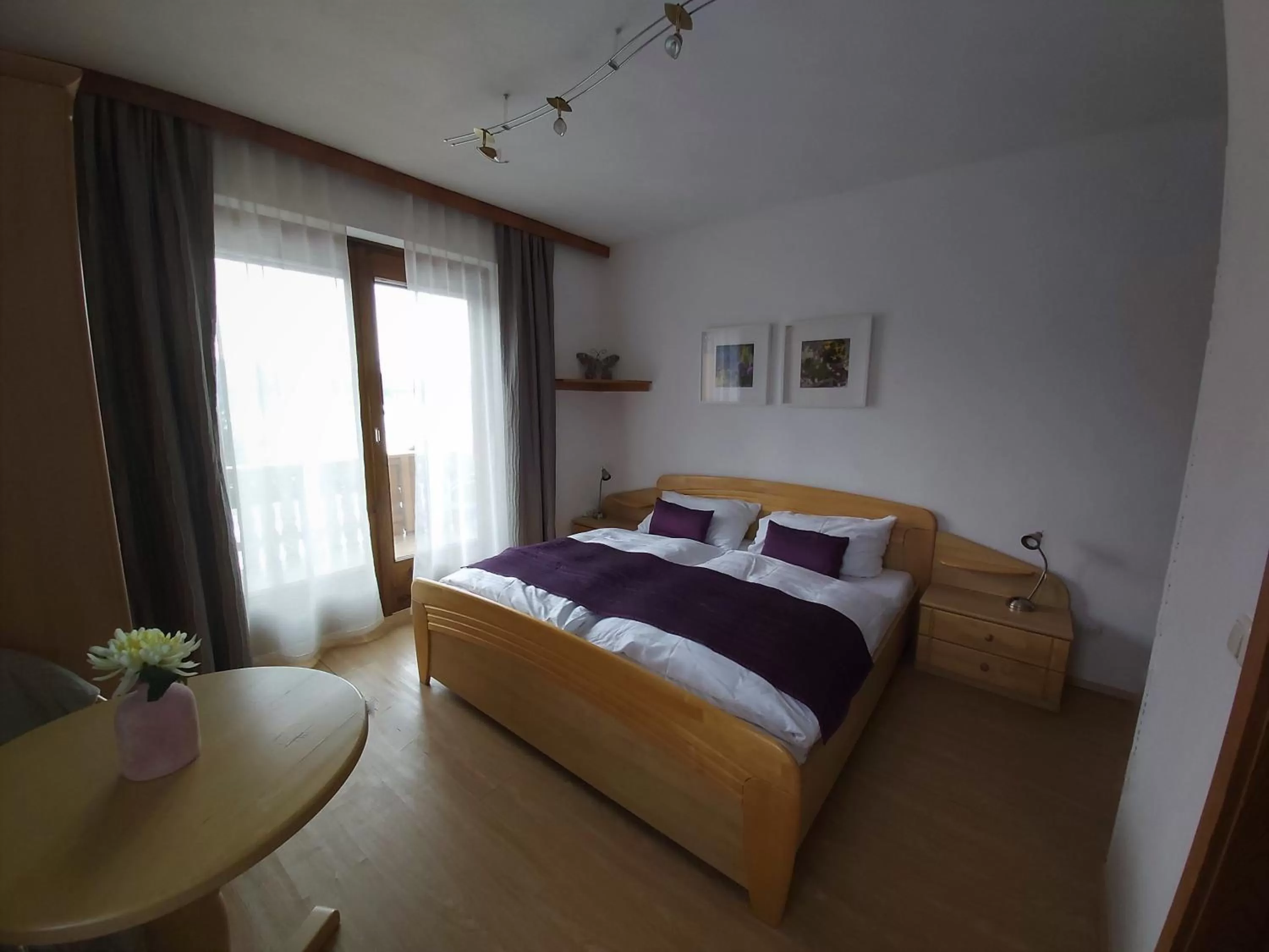 Bed in B&B Pension Karlsdorfer Hof