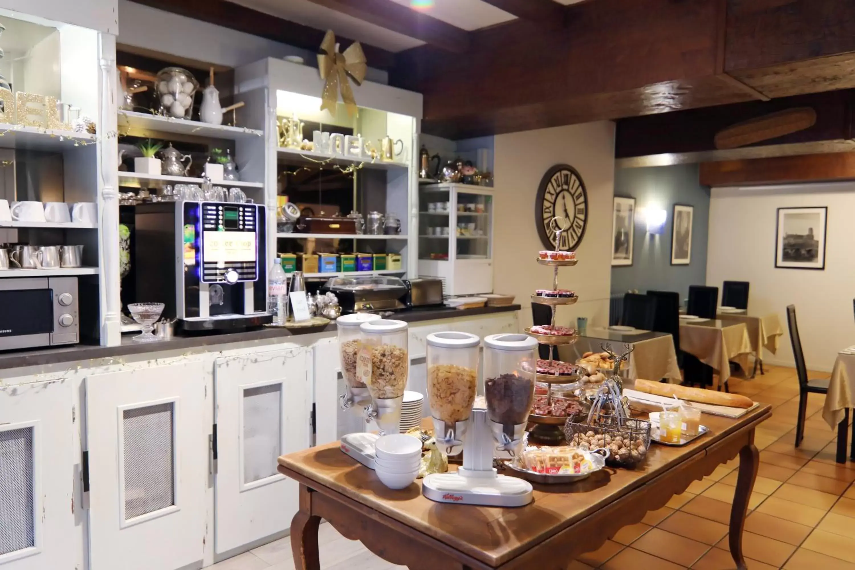 Buffet breakfast, Restaurant/Places to Eat in Hotel Les Pasteliers
