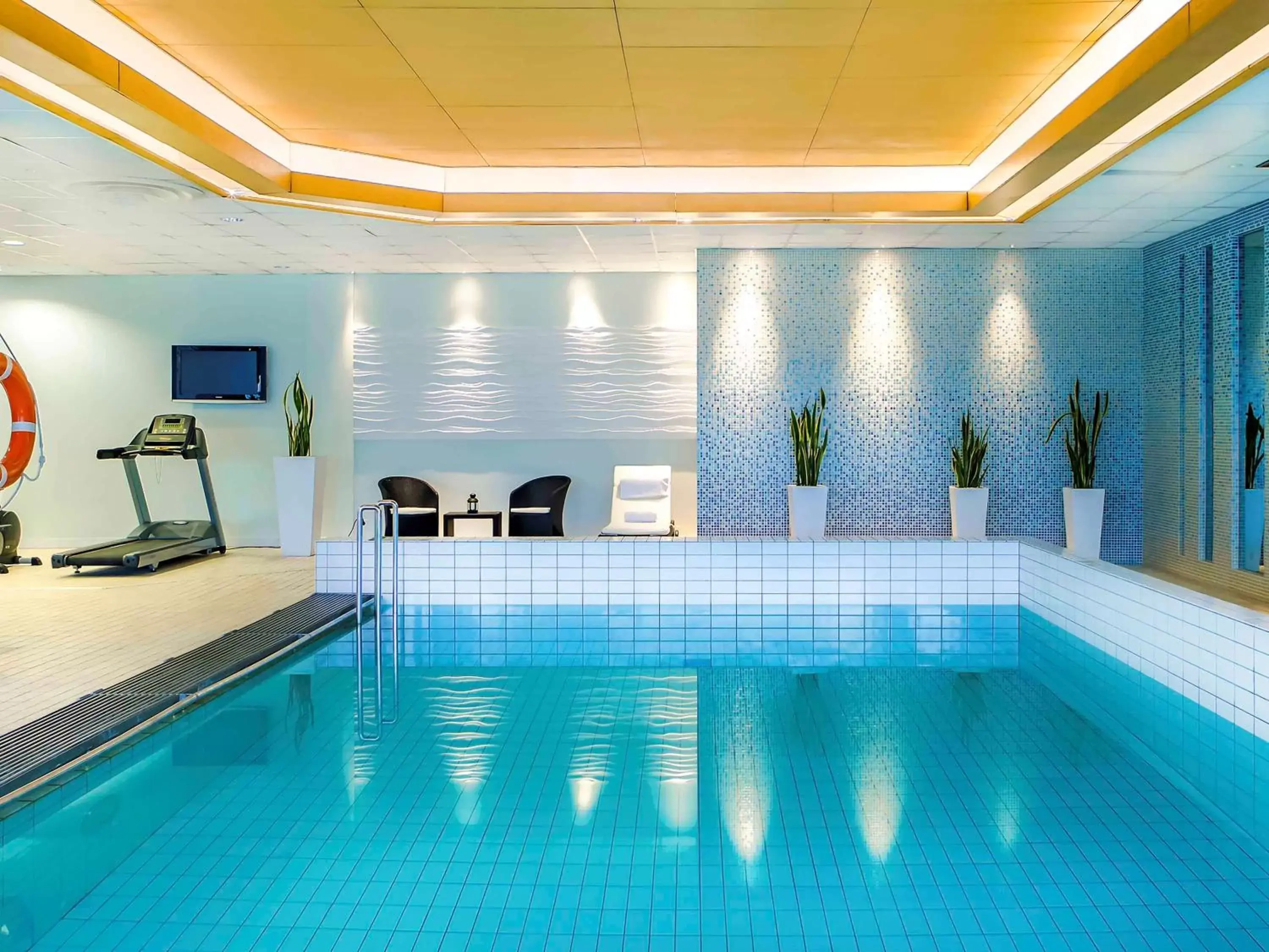 On site, Swimming Pool in Novotel Katowice Centrum