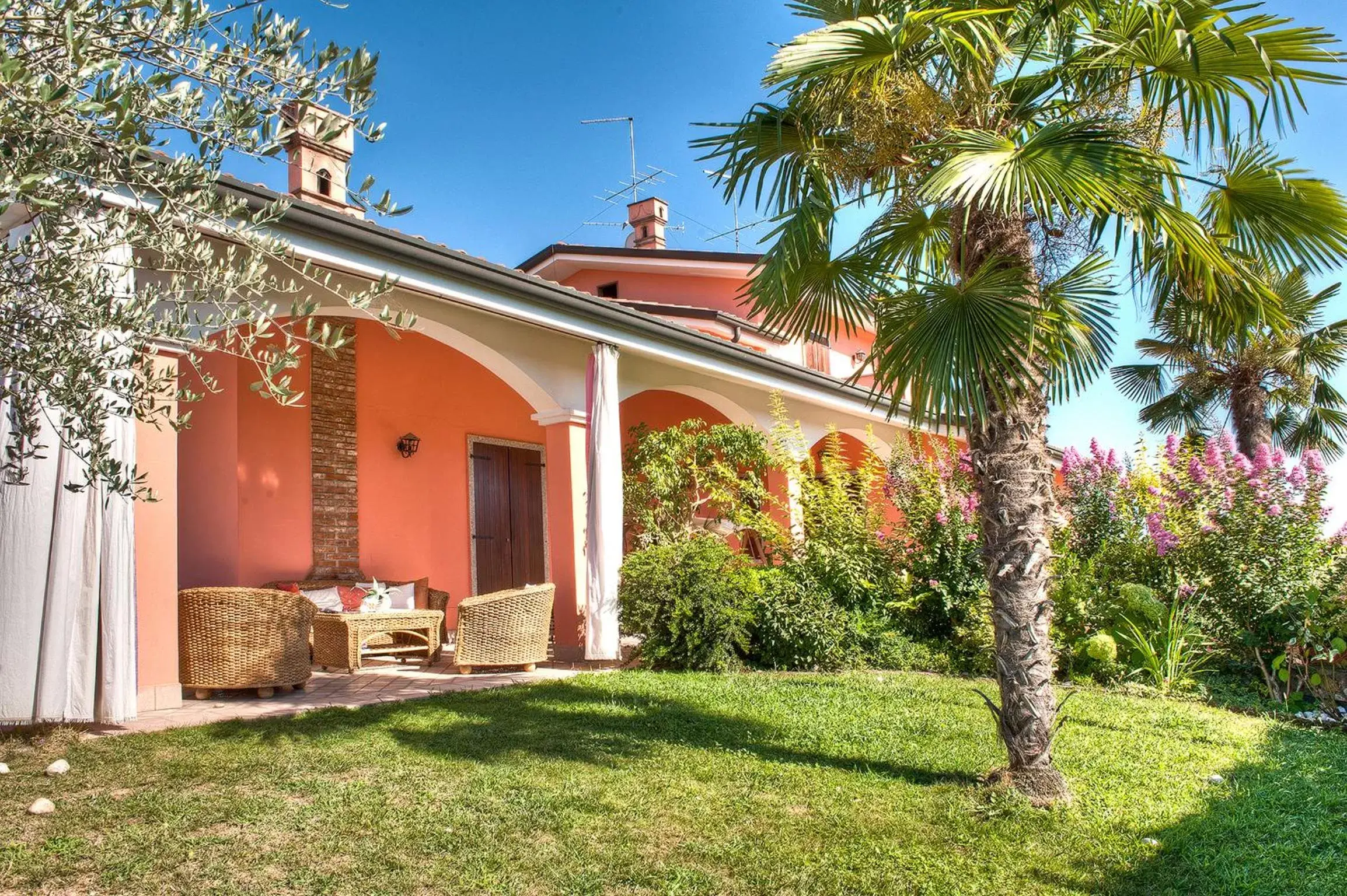 Garden, Property Building in B&B Villa Gloriana