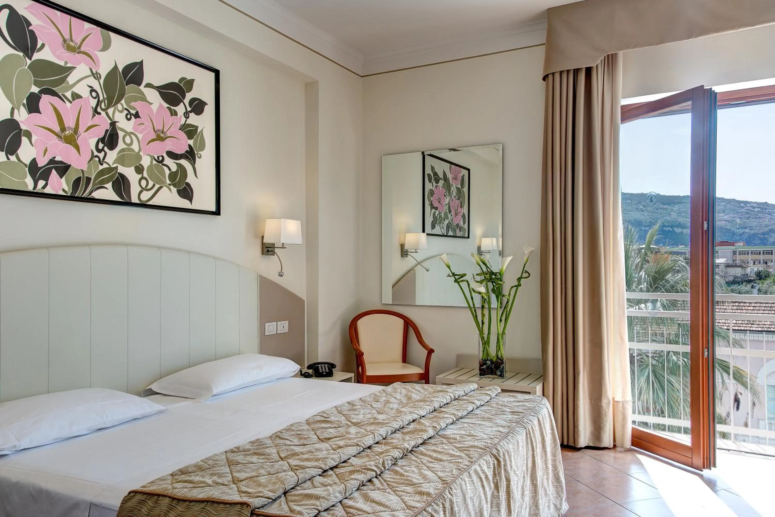 Bed in Hotel Caravel