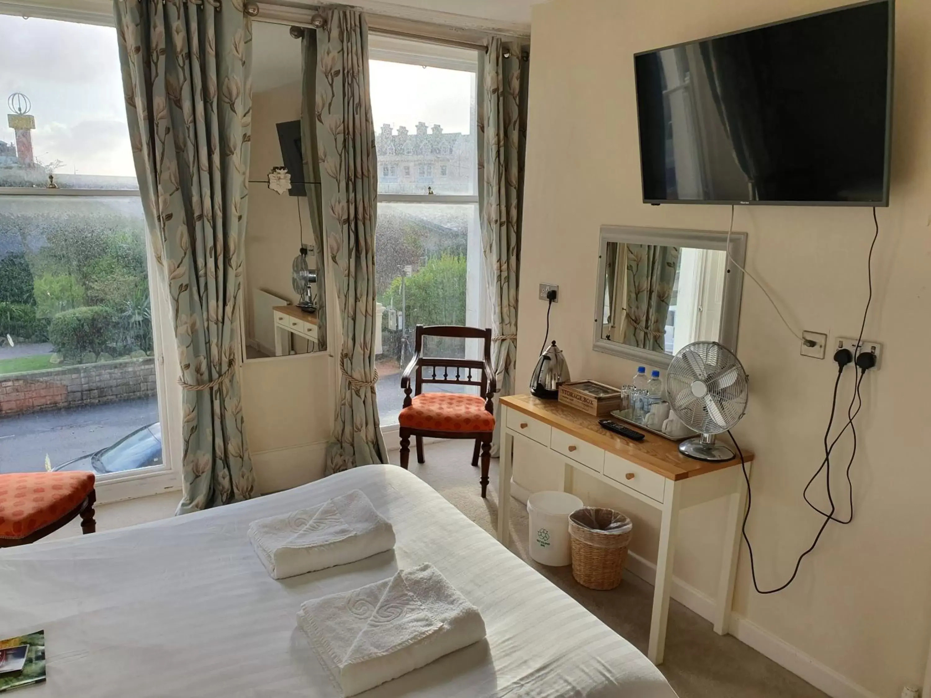 Sea view, Bed in Alexandra Hotel Sea view, Bed in Alexandra Hotel