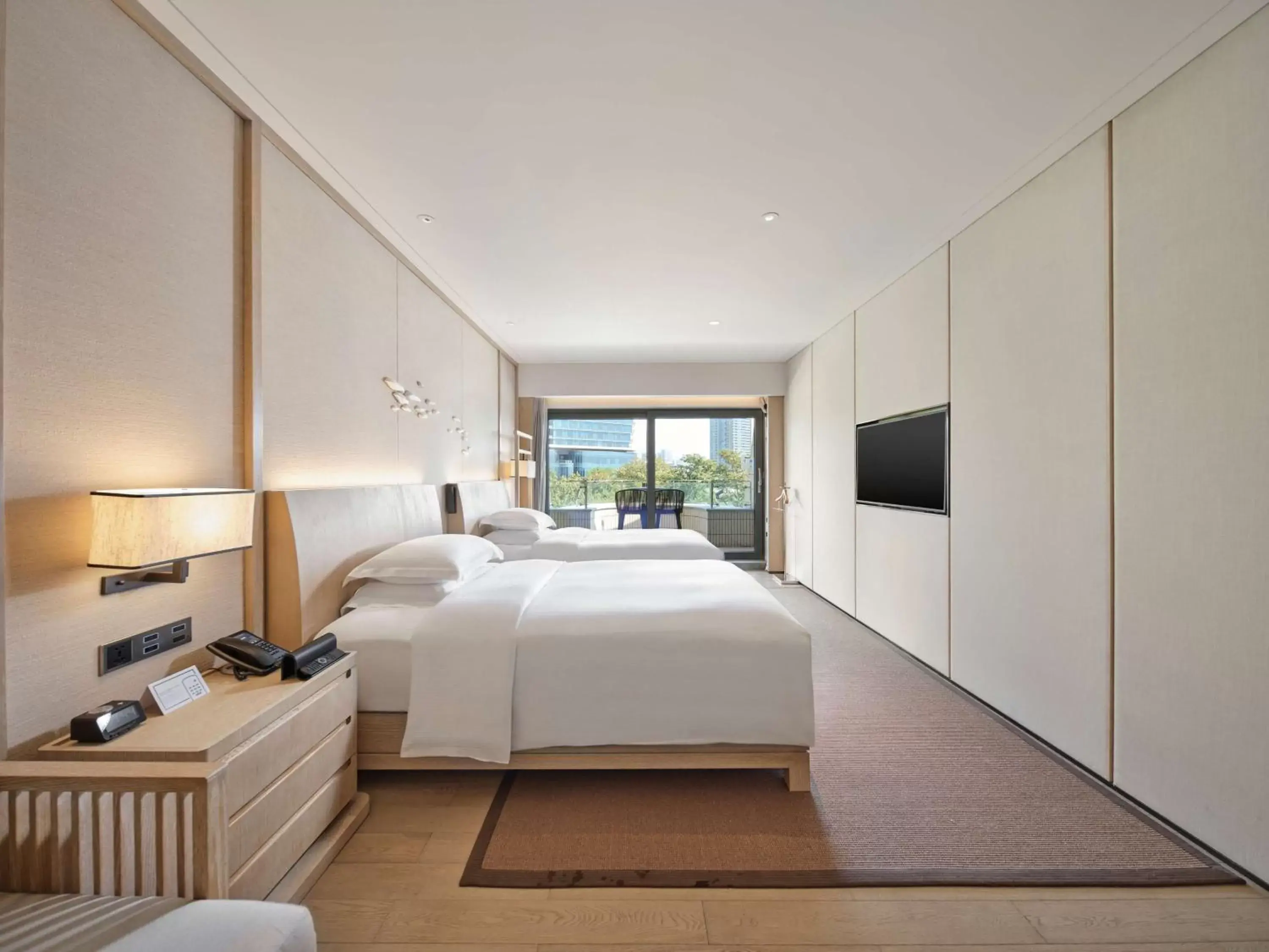 Bed in Hilton Shenzhen Shekou Nanhai