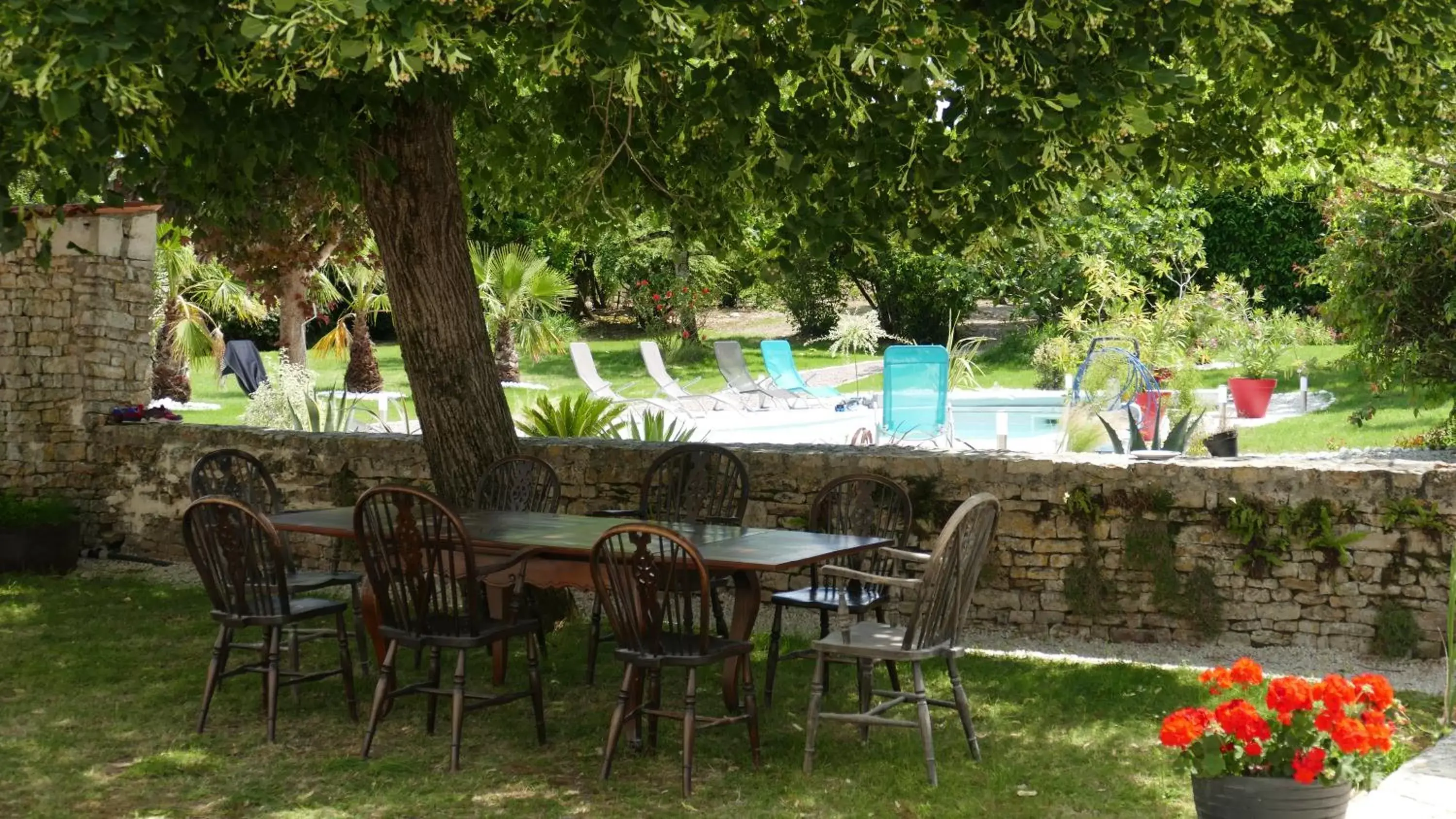 Pool view, Swimming Pool in La Rochelle et l'Aunis