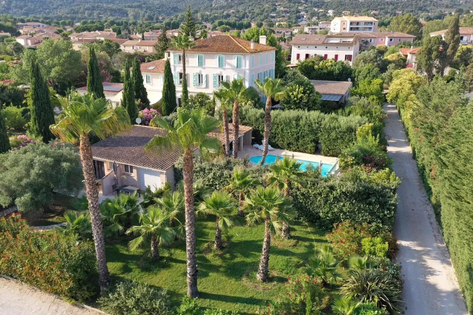 Bird's eye view, Bird's-eye View in Domaine de l'Aufrene