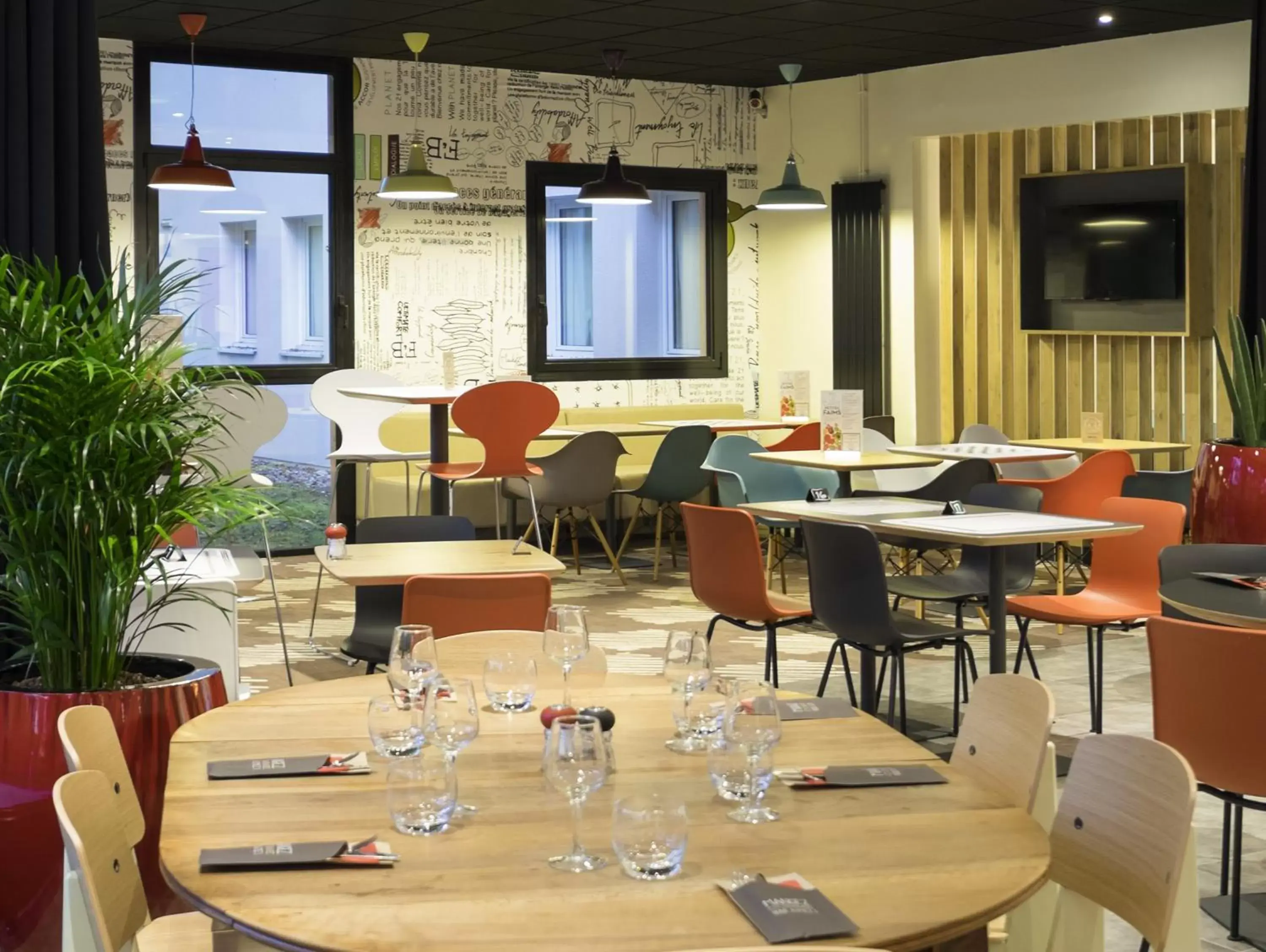 Property building, Restaurant/Places to Eat in ibis Nancy-Brabois