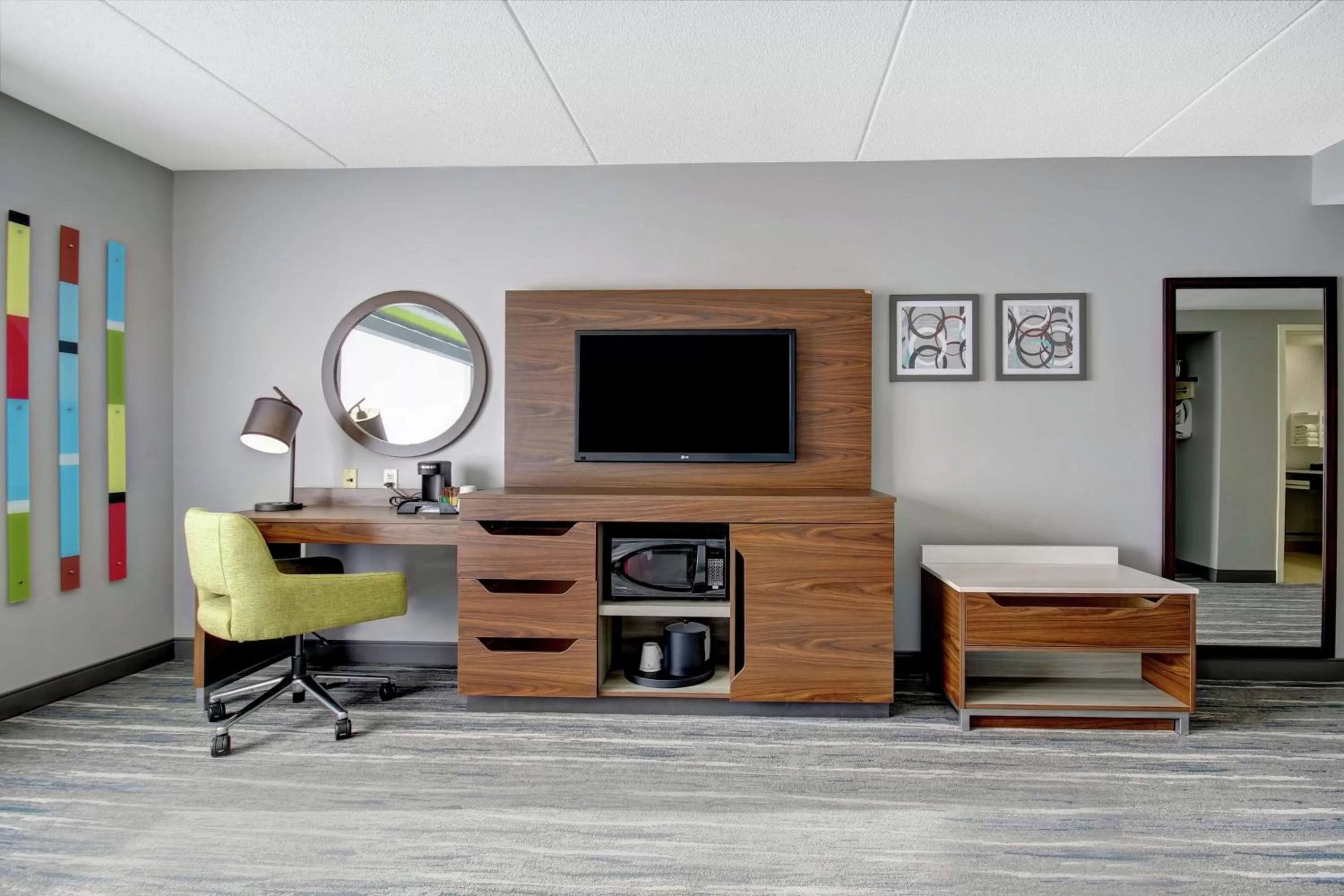 Bedroom in Hampton Inn & Suites Guelph