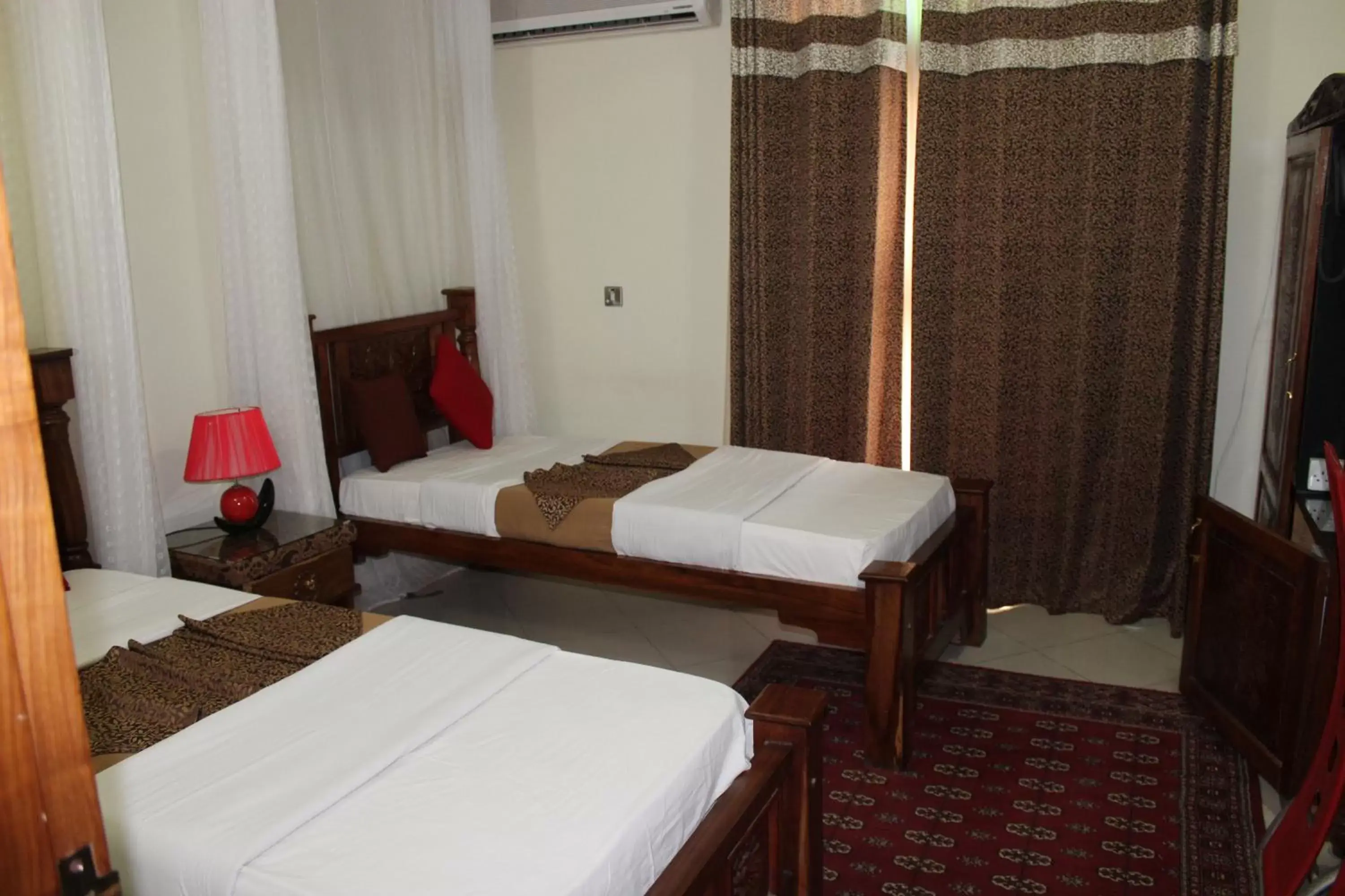 Photo of the whole room, Bed in Al-Minar Hotel