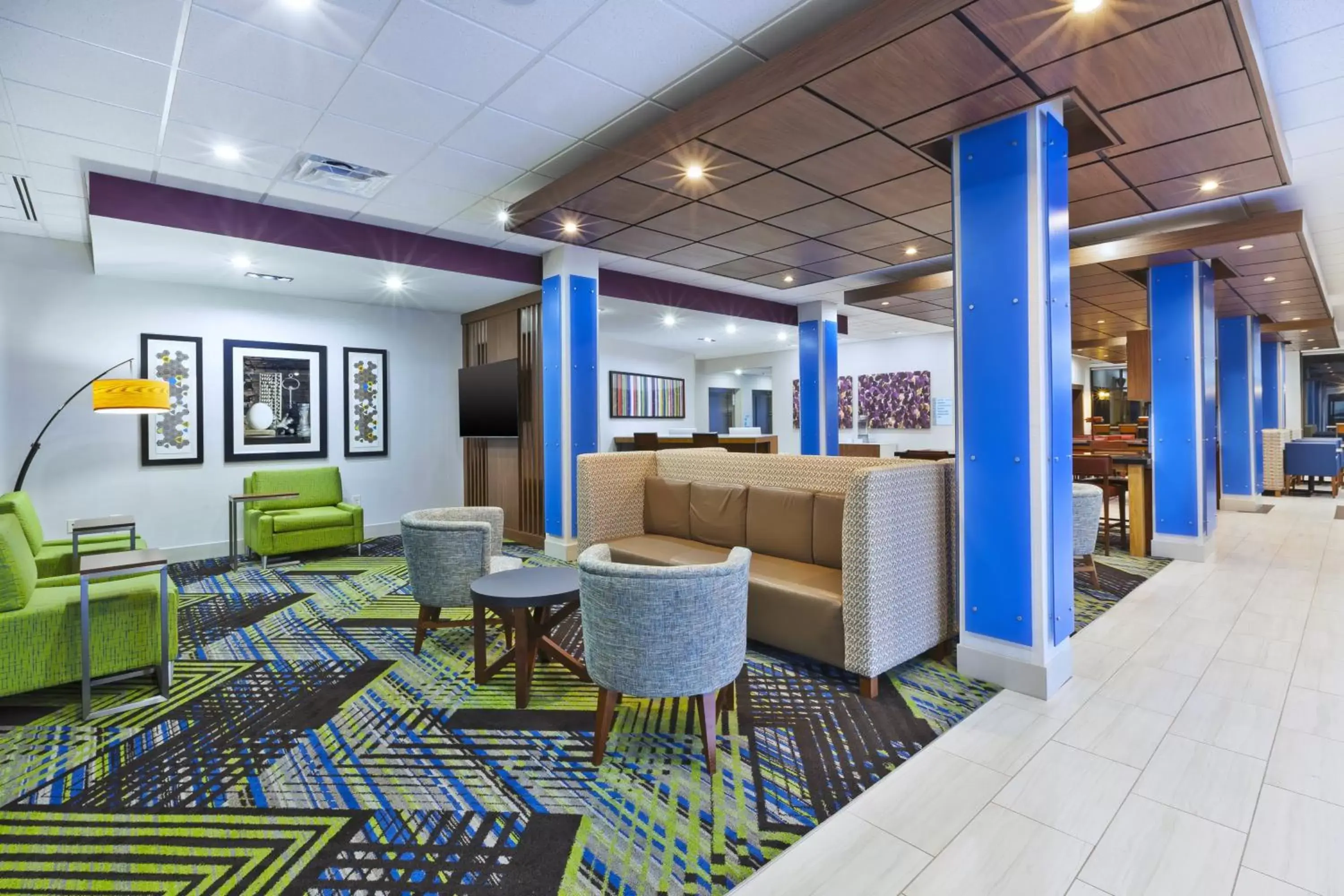 Property building, Lobby/Reception in Holiday Inn Express & Suites - Painesville - Concord, an IHG Hotel