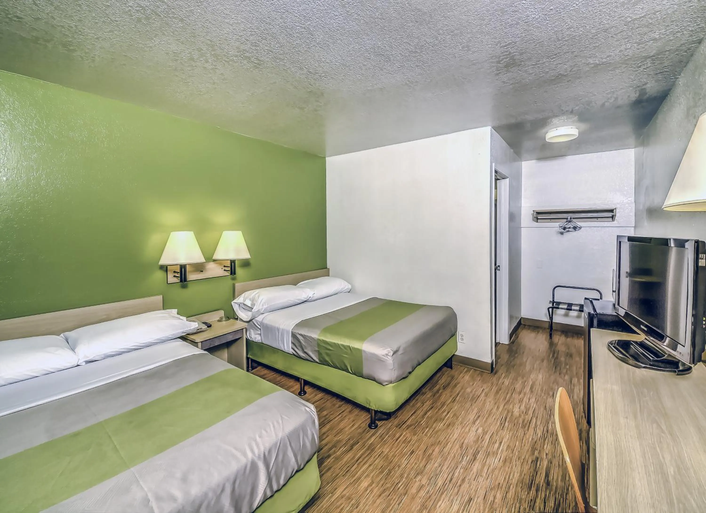 Bedroom, Bed in Motel 6 Colorado Springs, CO – South/Metro Area