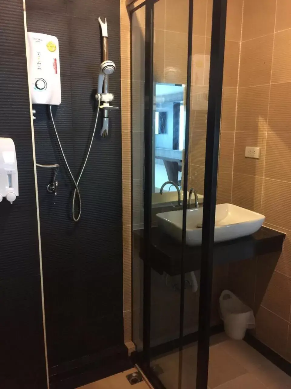 Bathroom in Le Lerts Living Hotel