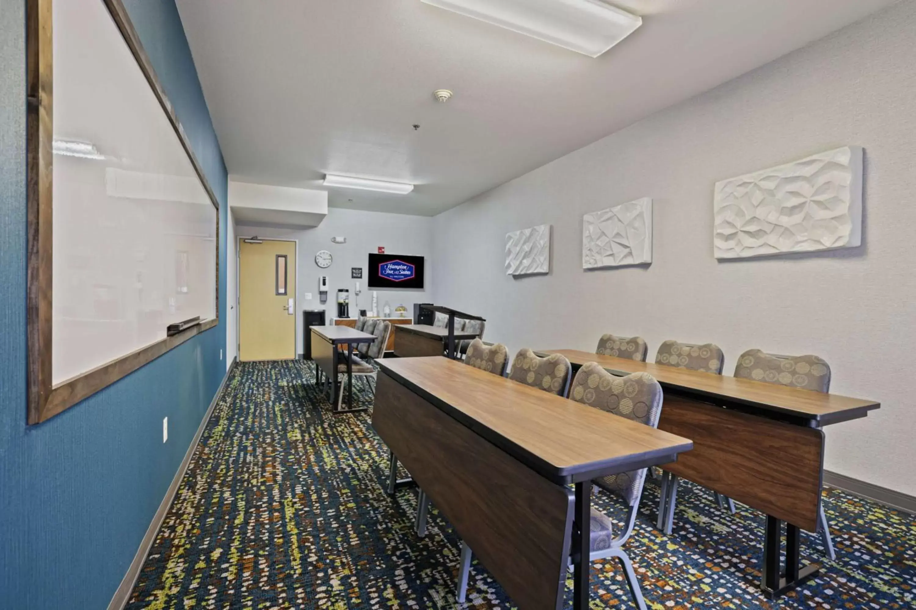 Meeting/conference room in Hampton Inn & Suites Modesto - Salida