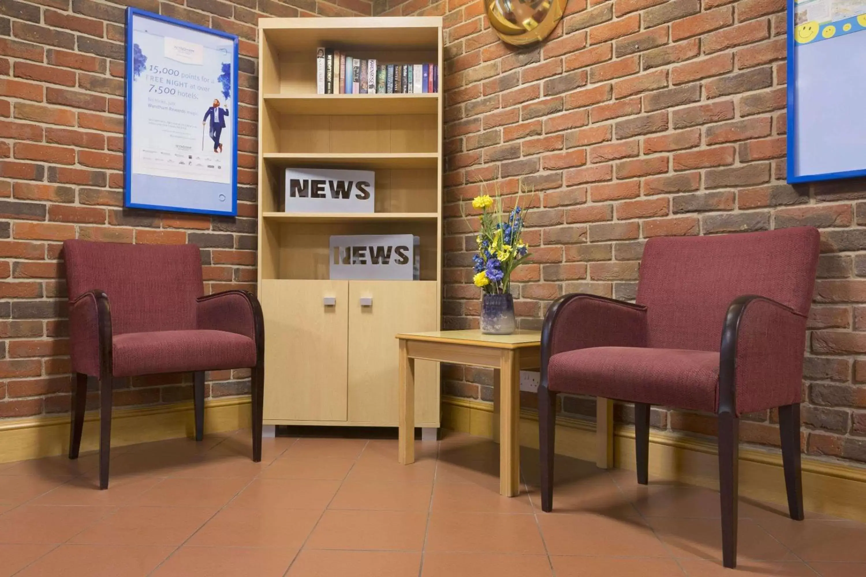 Lobby or reception in Days Inn by Wyndham Sevenoaks Clacket Lane