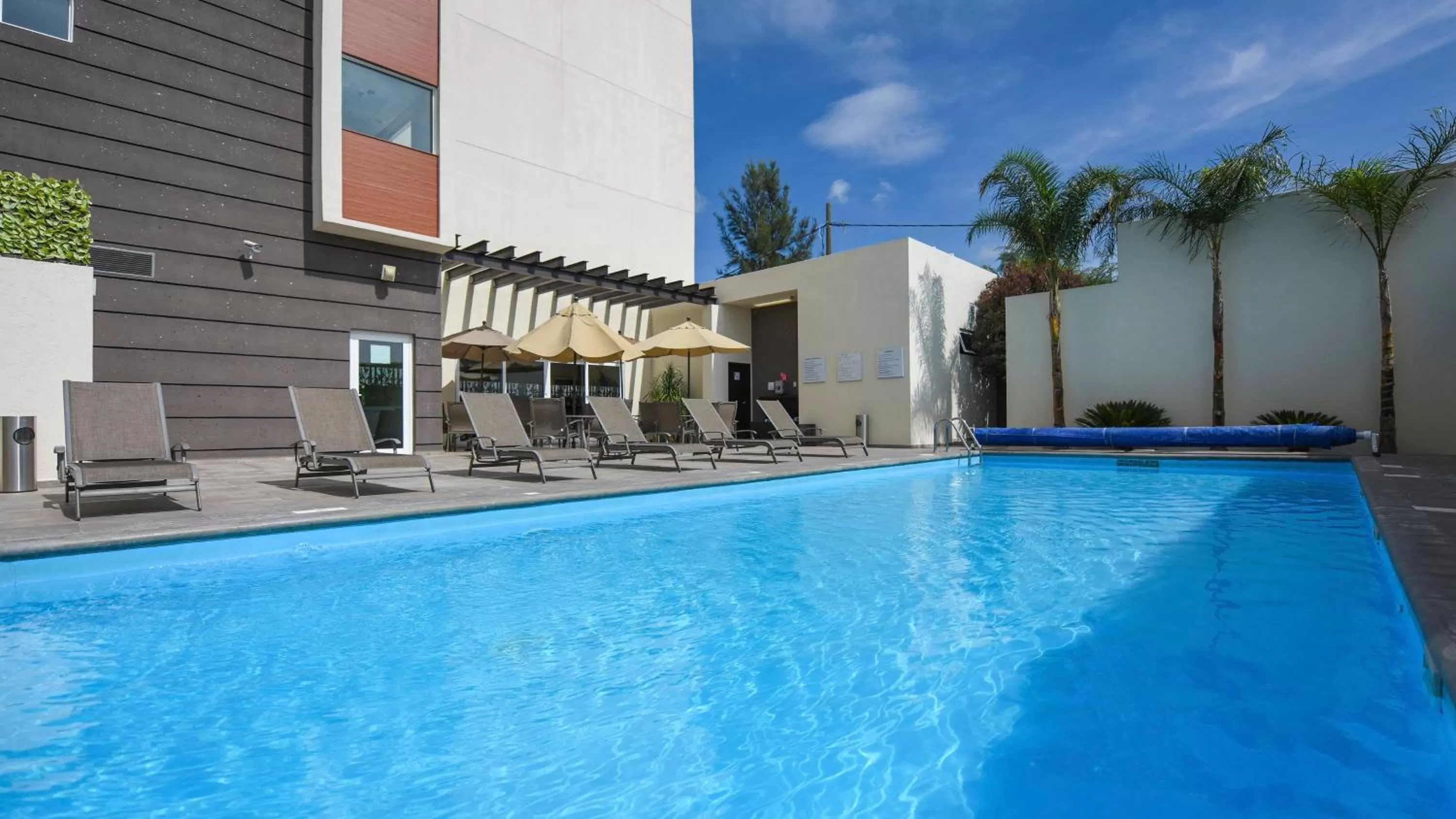 Swimming pool in Holiday Inn Express and Suites Celaya by IHG