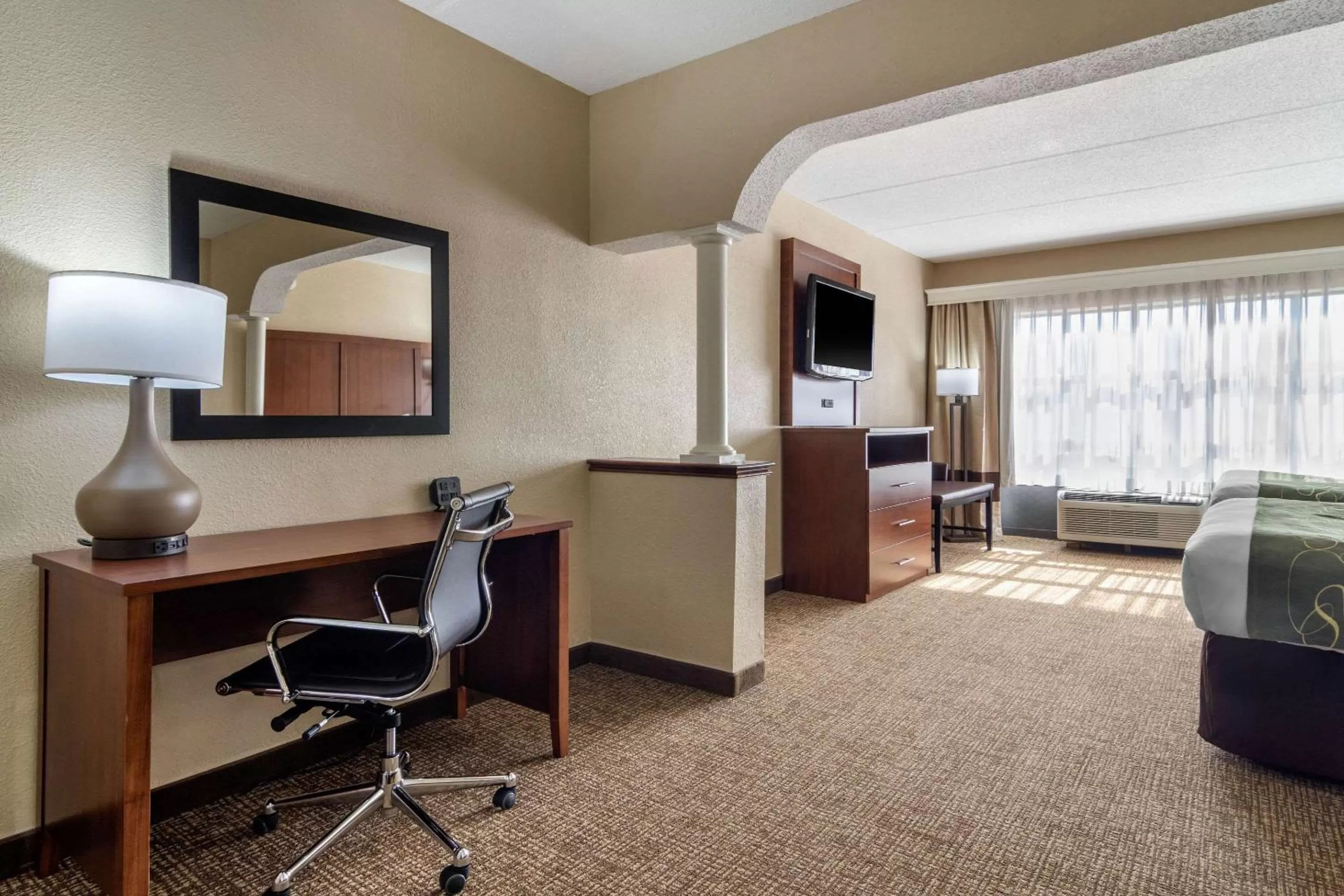 Photo of the whole room in Comfort Suites Woodstock - Atlanta North