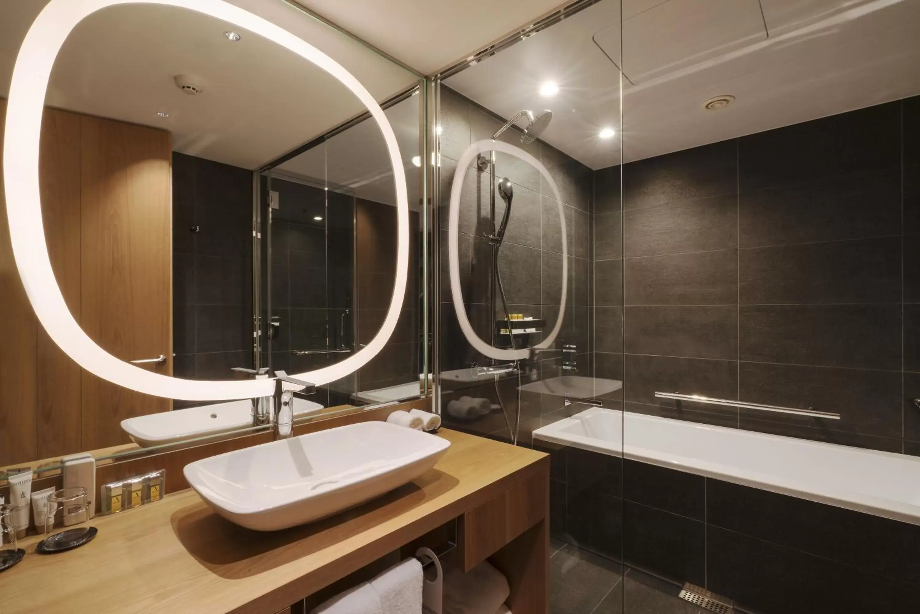 Photo of the whole room, Bathroom in ANA Crowne Plaza Hotel Kyoto, an IHG Hotel