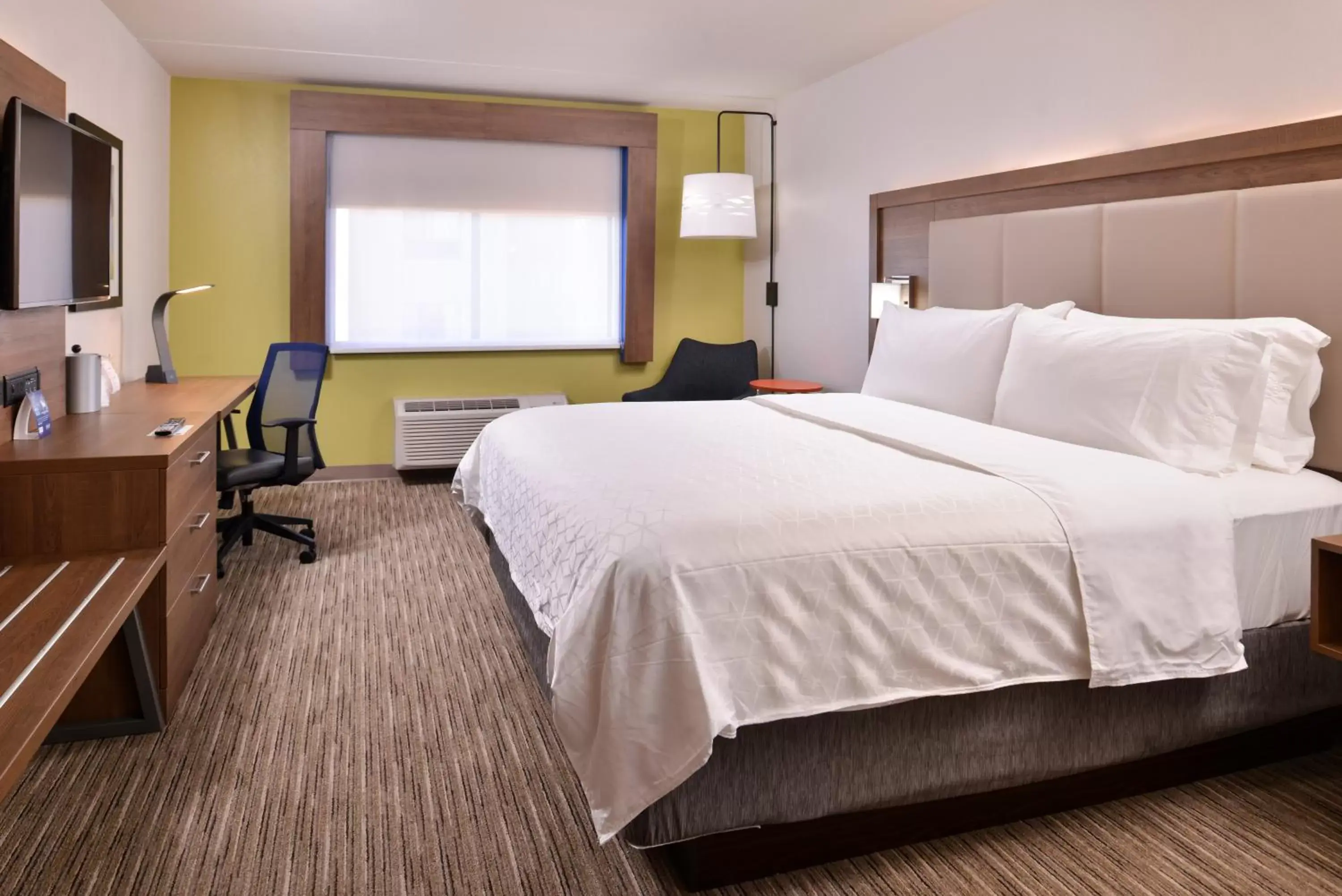 Photo of the whole room, Bed in Holiday Inn Express Hotel and Suites Mesquite, an IHG Hotel