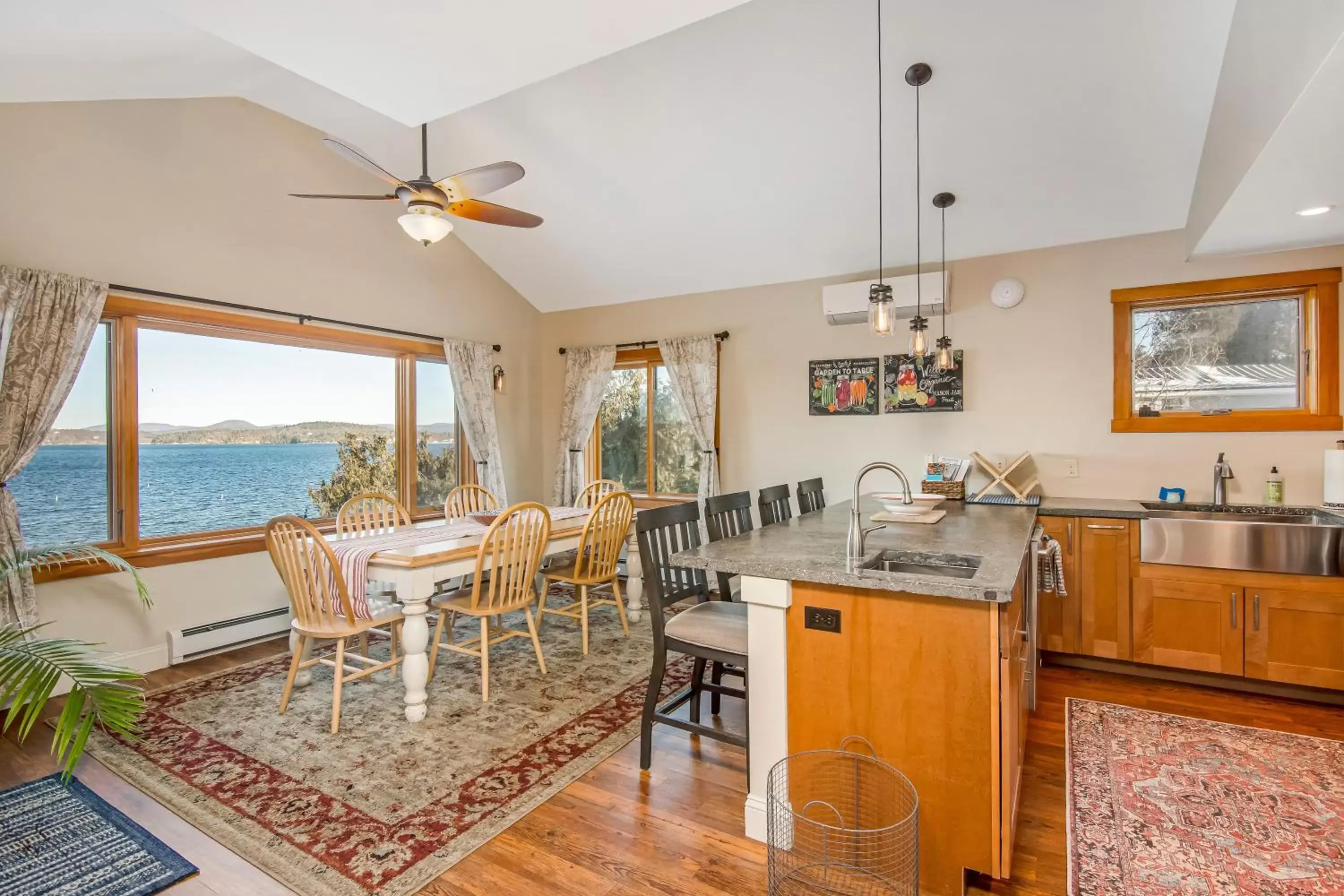 Dining area in Lakeshore Vermont