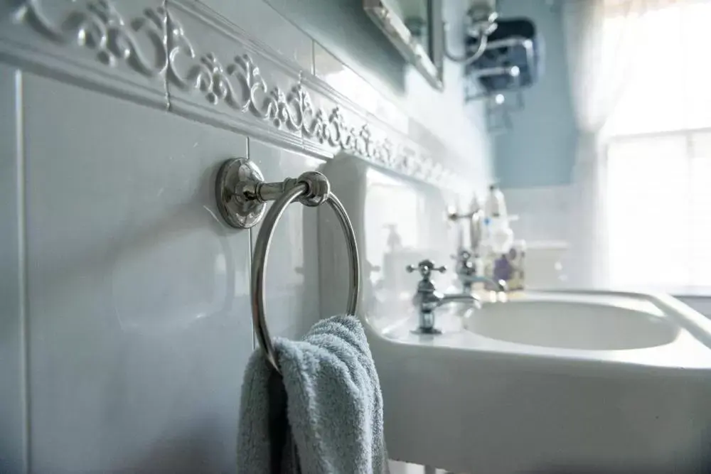 Bathroom in The Fox and Owl Inn