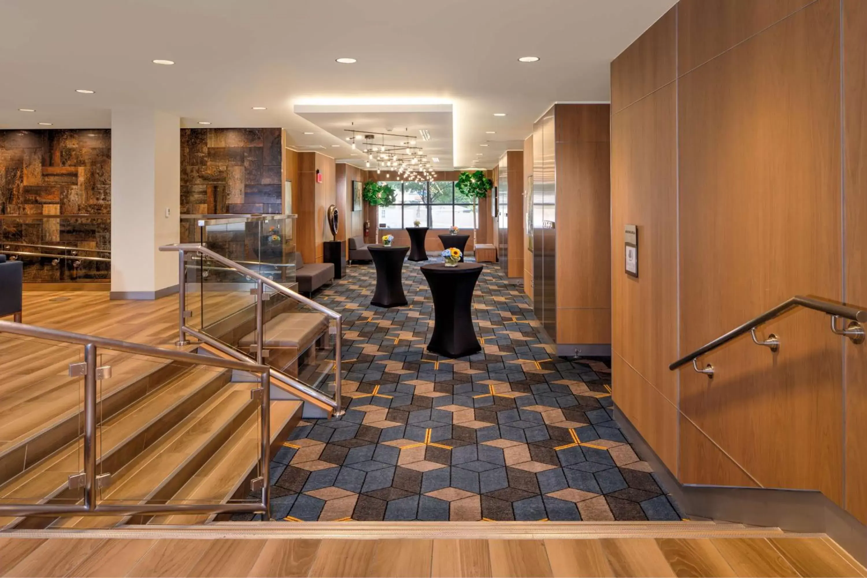 Meeting/conference room, Lobby/Reception in DoubleTree by Hilton Hotel & Suites Pittsburgh Downtown