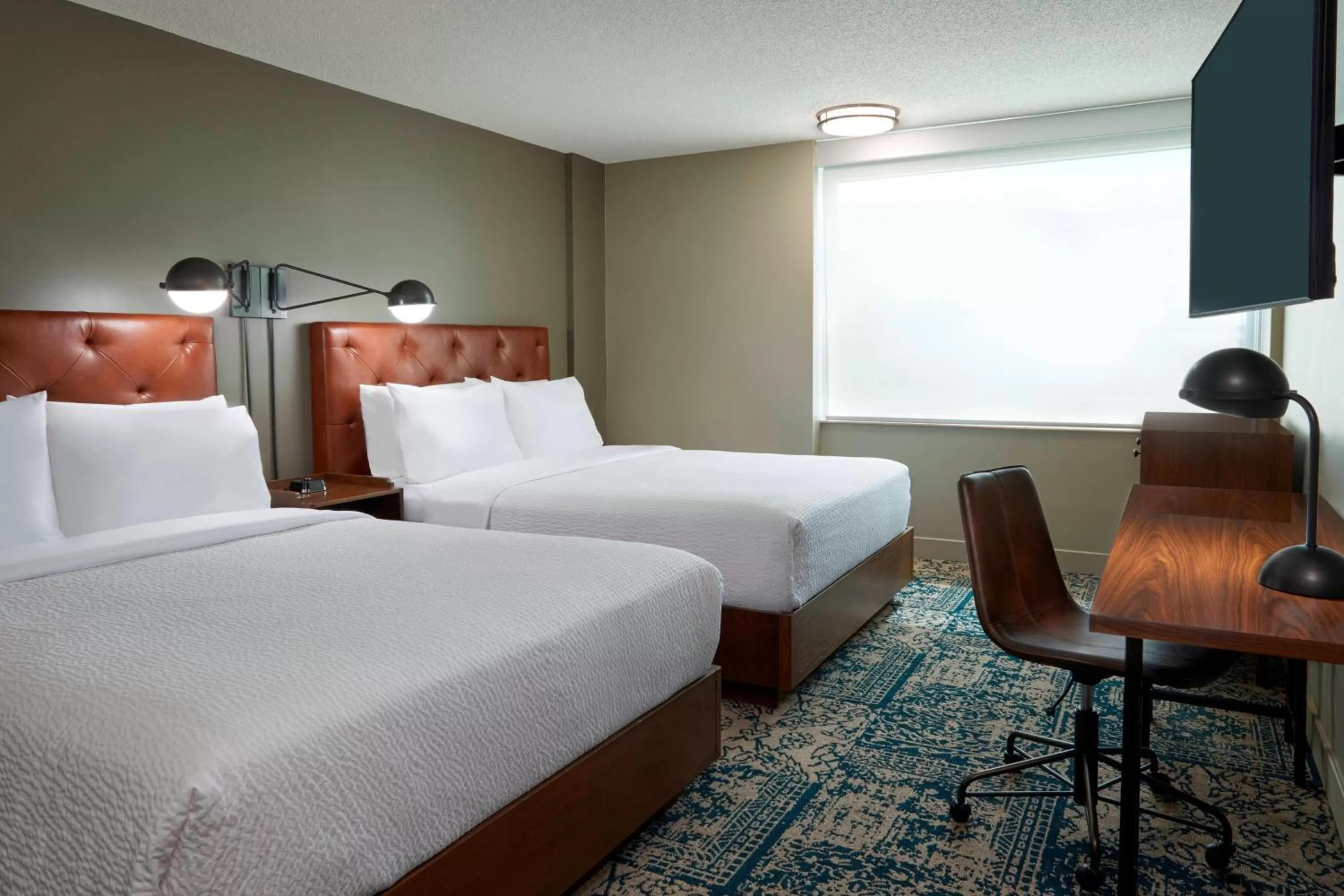 Photo of the whole room, Bed in Four Points by Sheraton Toronto Airport