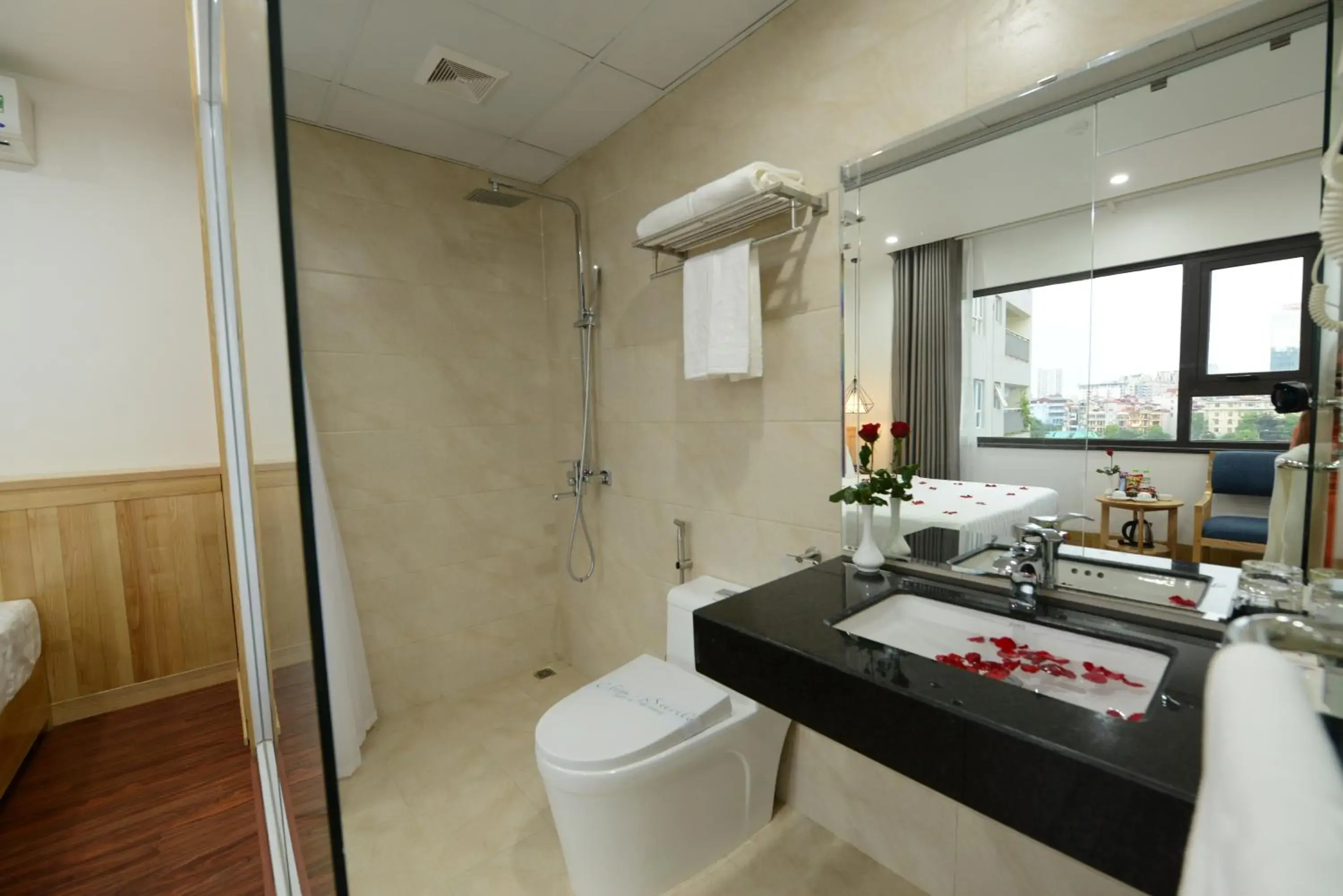 Bathroom in Blue Hanoi Inn City Hotel