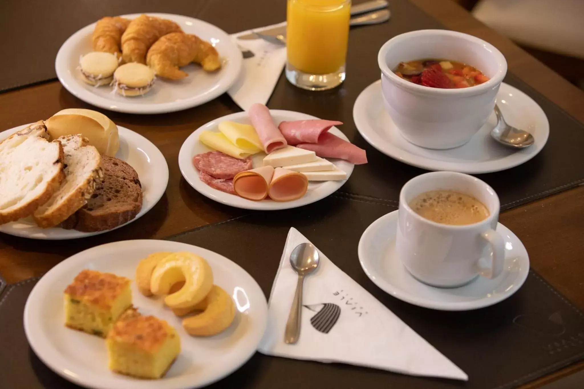 Continental breakfast, Breakfast in Viale Tower Hotel