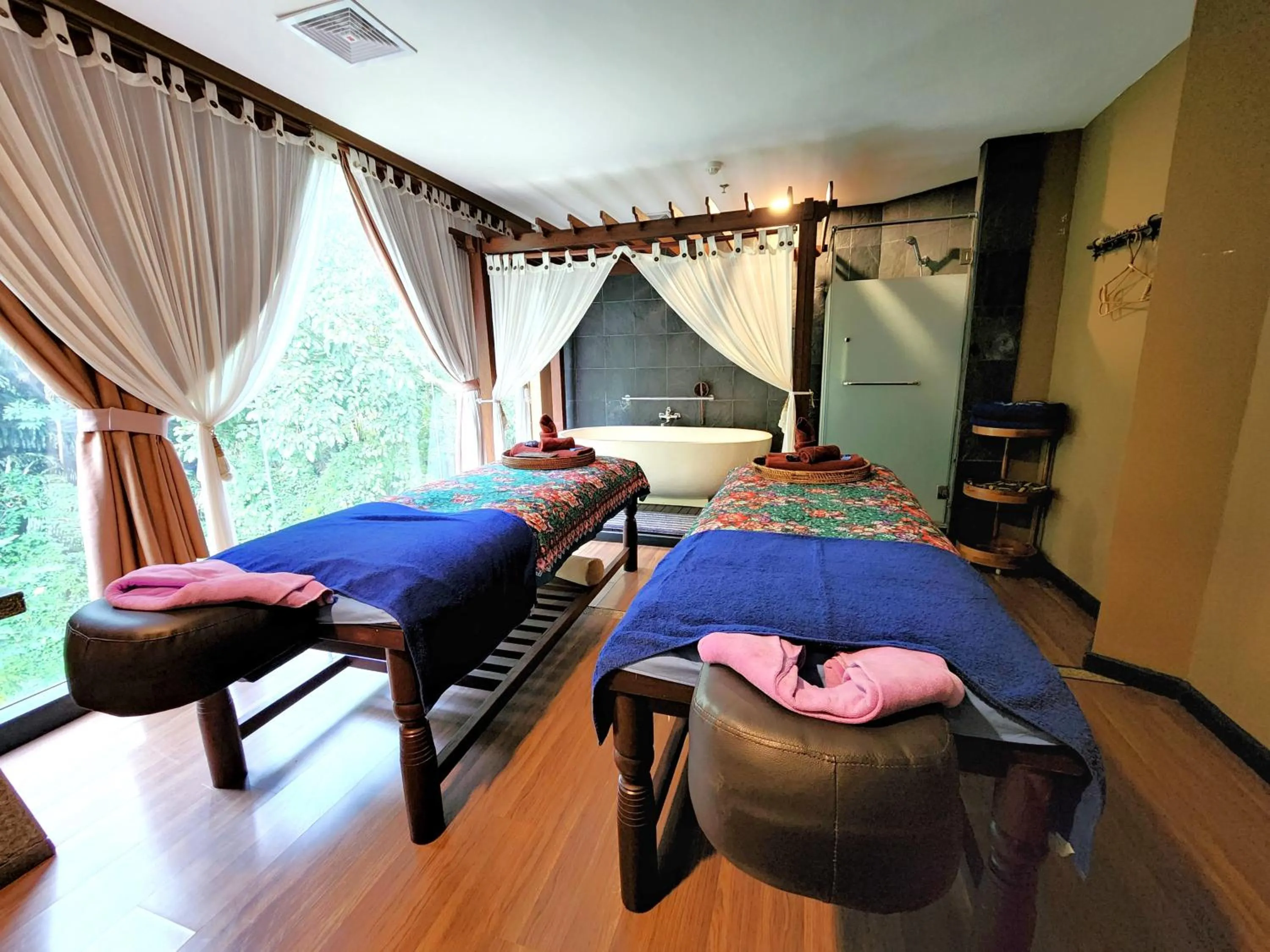 Spa and wellness centre/facilities, Bed in The Palace Hotel Kota Kinabalu