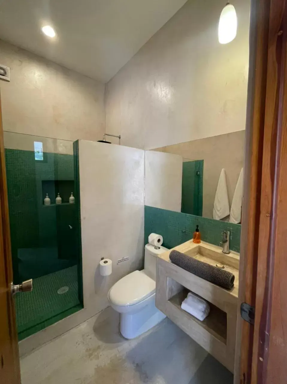 Shower, Bathroom in Hotel Casa Tota
