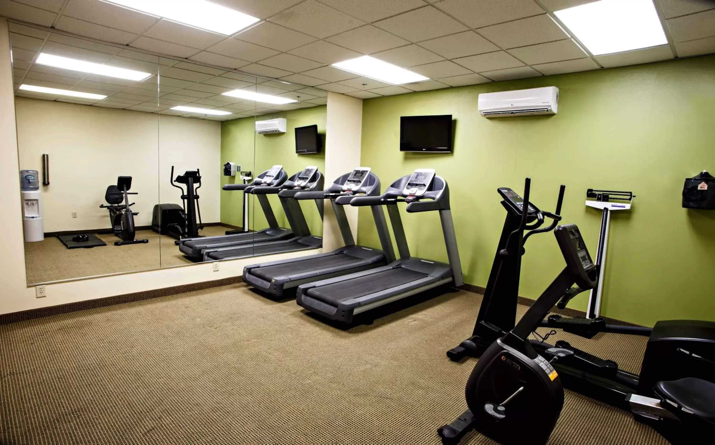 Fitness centre/facilities, Fitness Center/Facilities in Country Inn & Suites by Radisson, Harrisburg West, PA