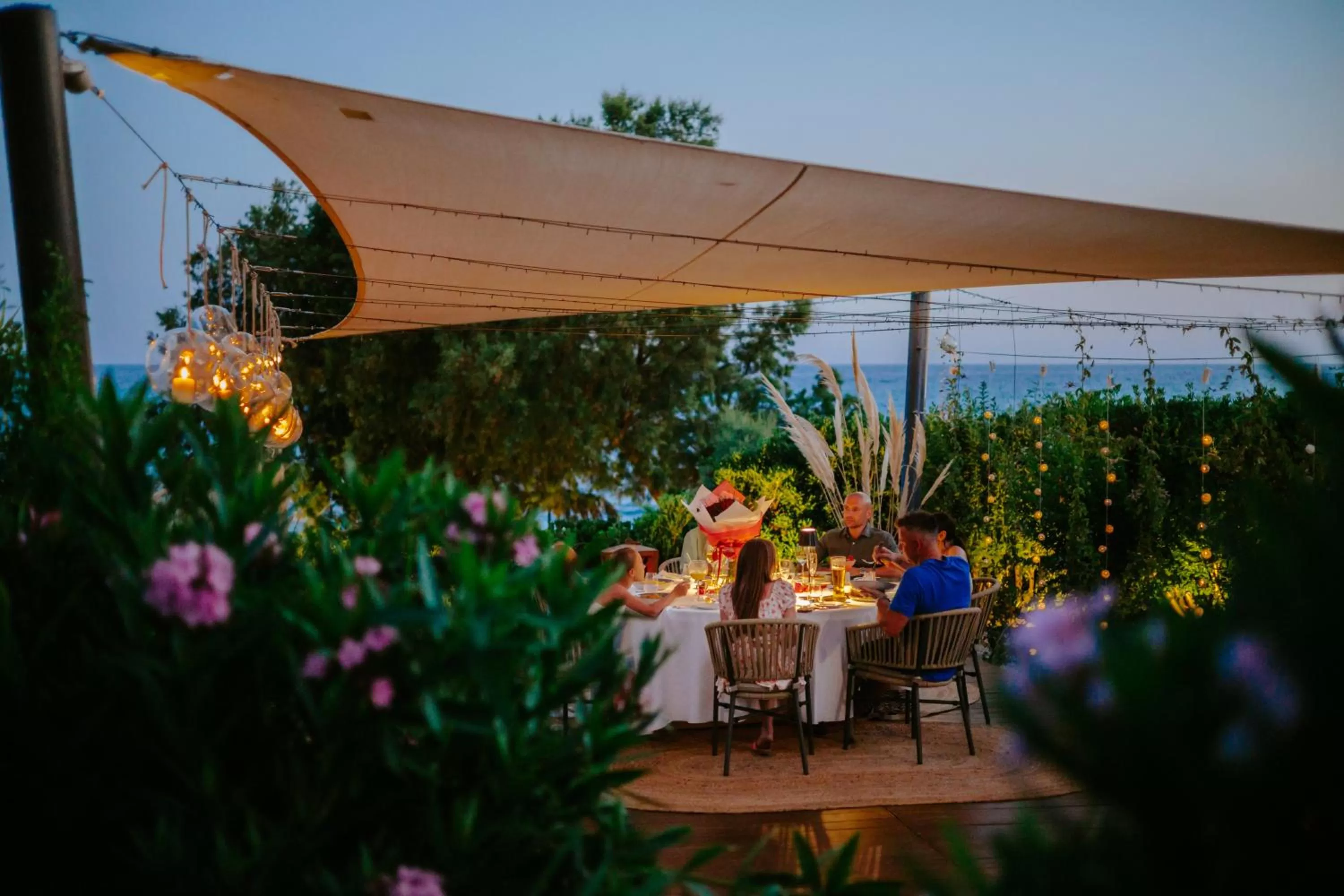 Restaurant/places to eat in Alion Beach Hotel