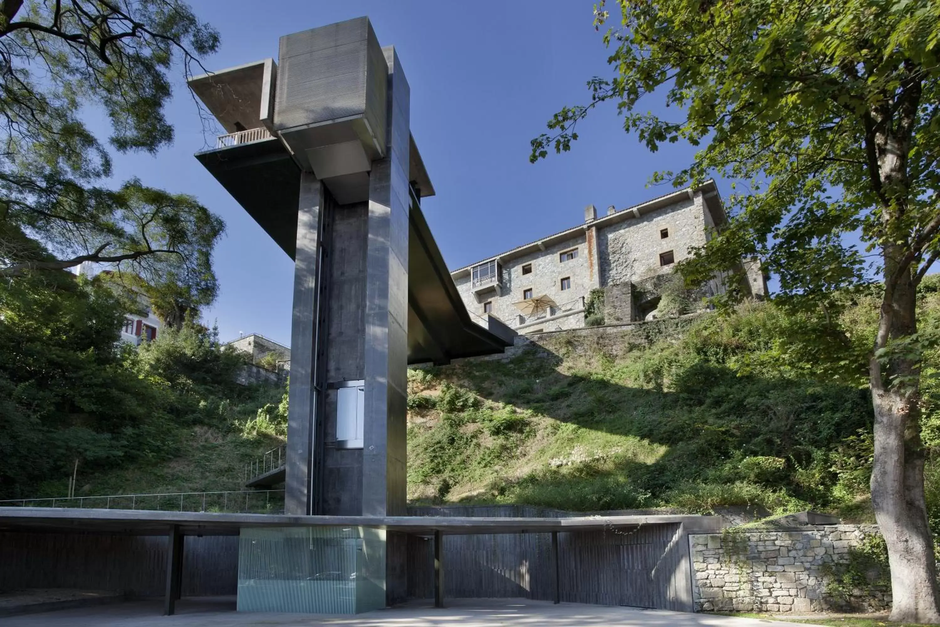 Facade/entrance, Property Building in Parador de Hondarribia