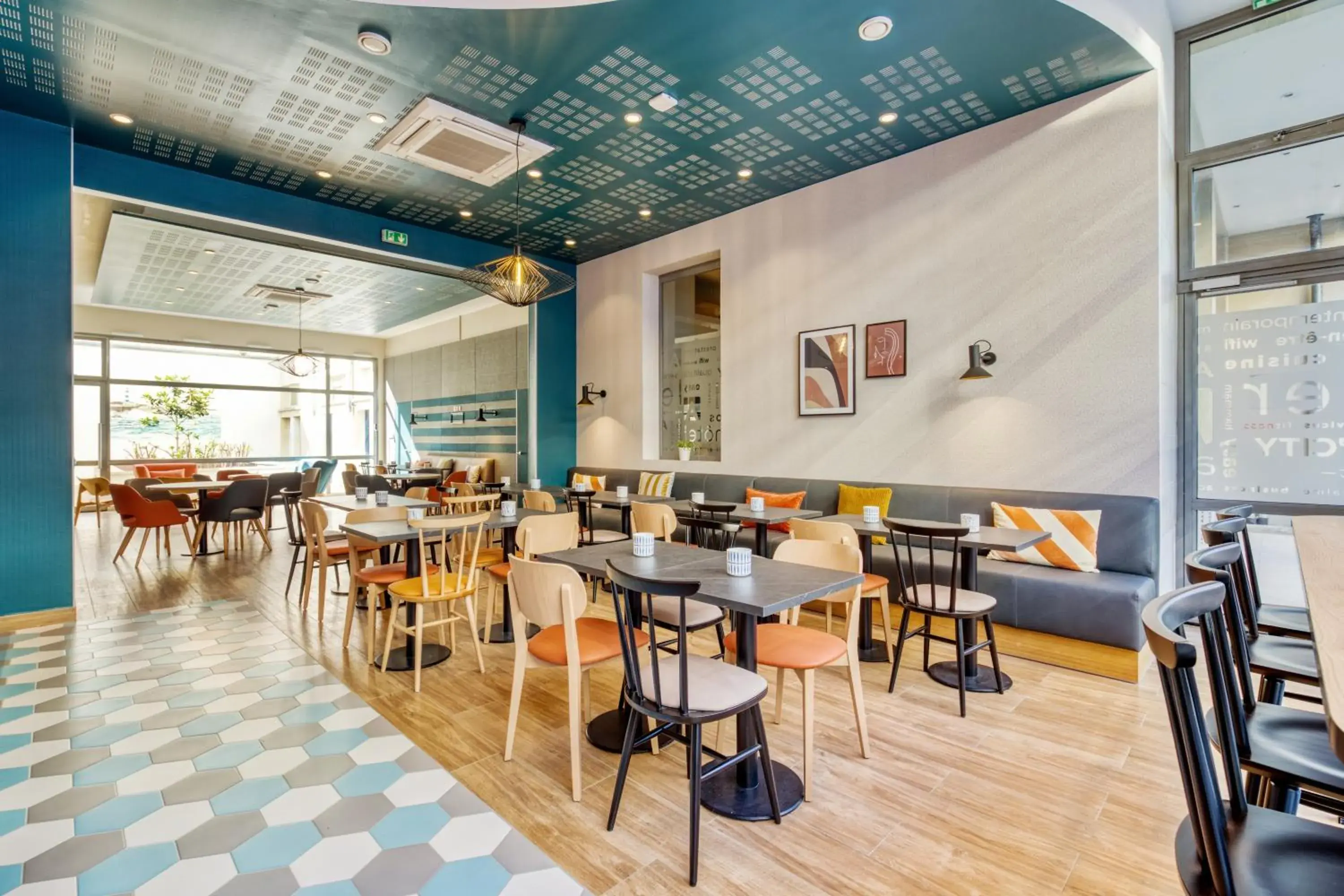 Breakfast in Appart'City Confort Paris Clichy - Mairie Breakfast in Appart'City Confort Paris Clichy - Mairie