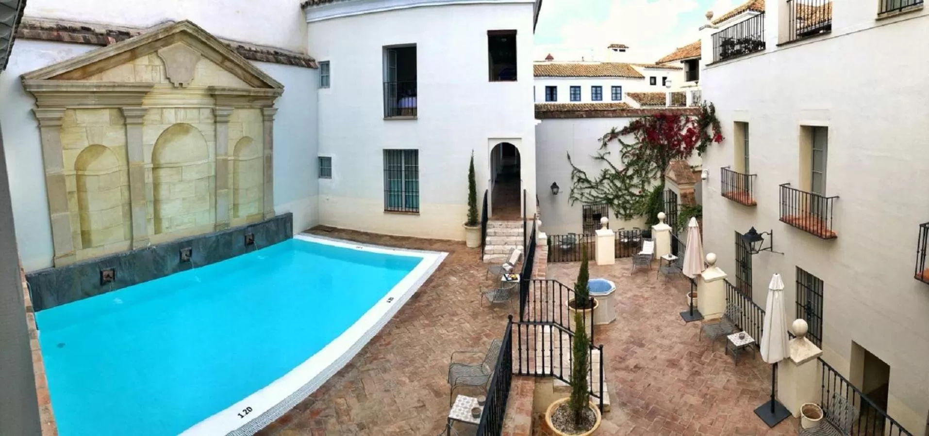 Swimming pool in Las Casas de la Judería de Córdoba