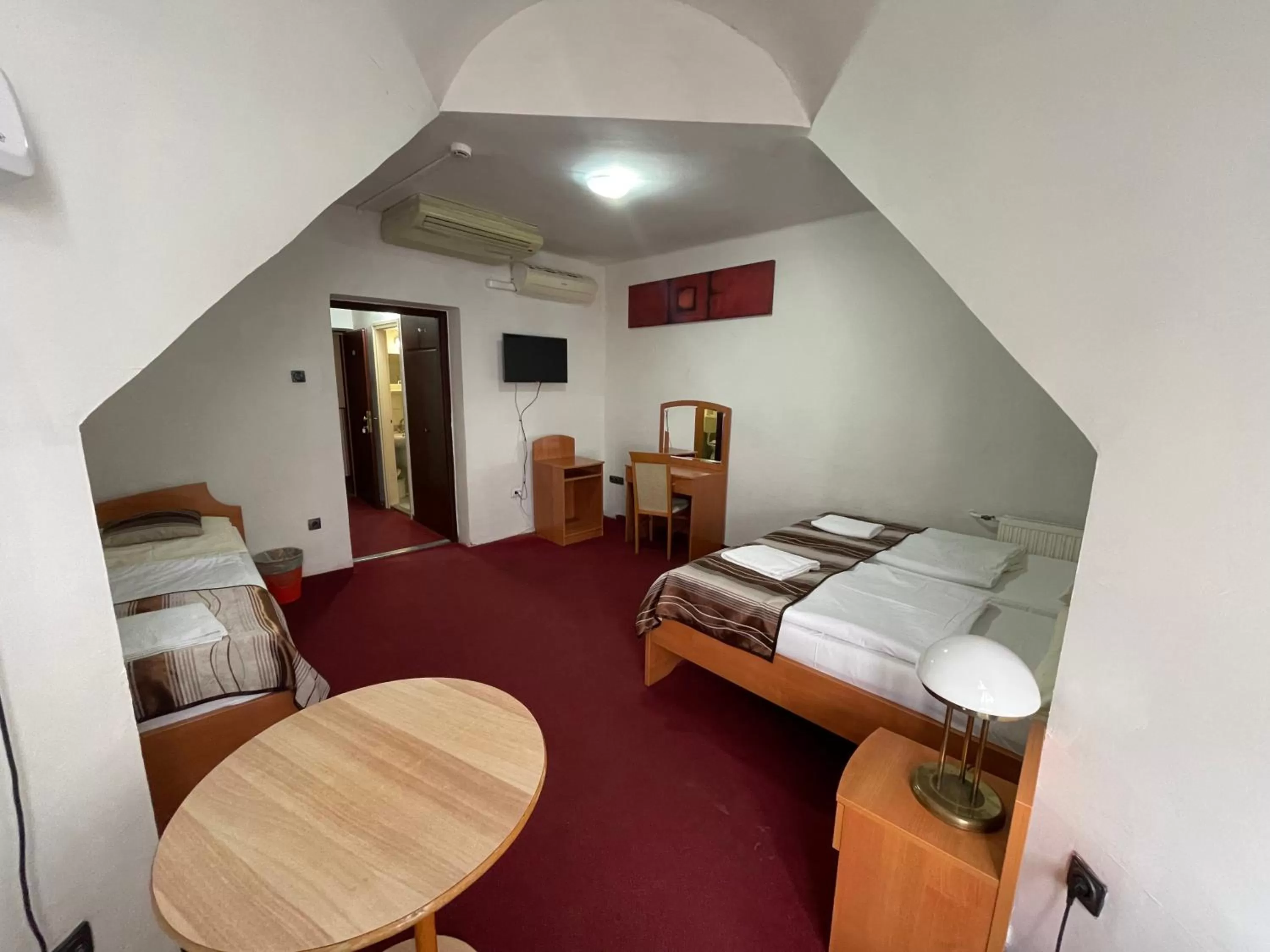 Bed in Hotel Minaret&Étterem