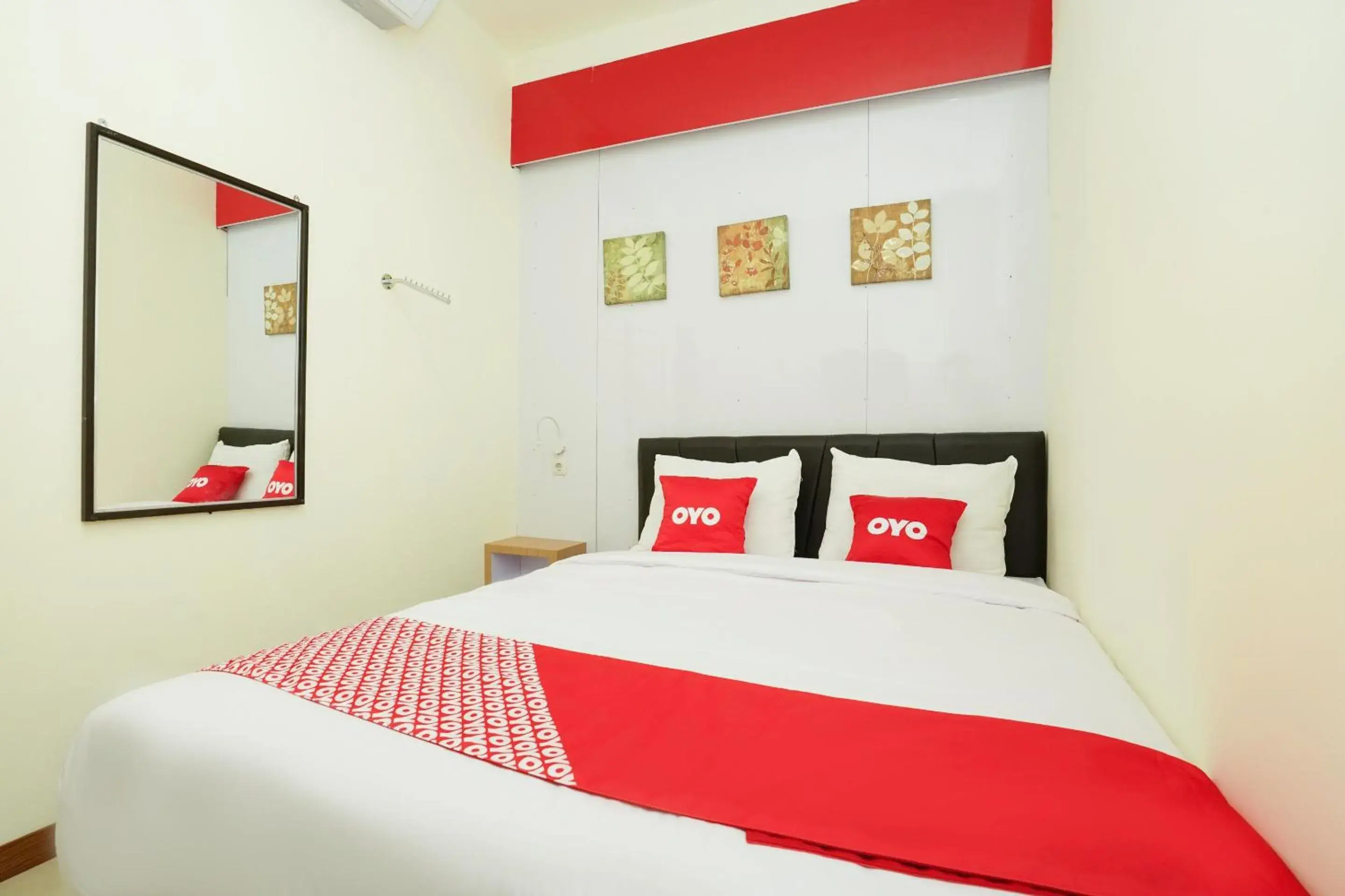 Bedroom, Bed in SUPER OYO Flagship 3688 Pot Art