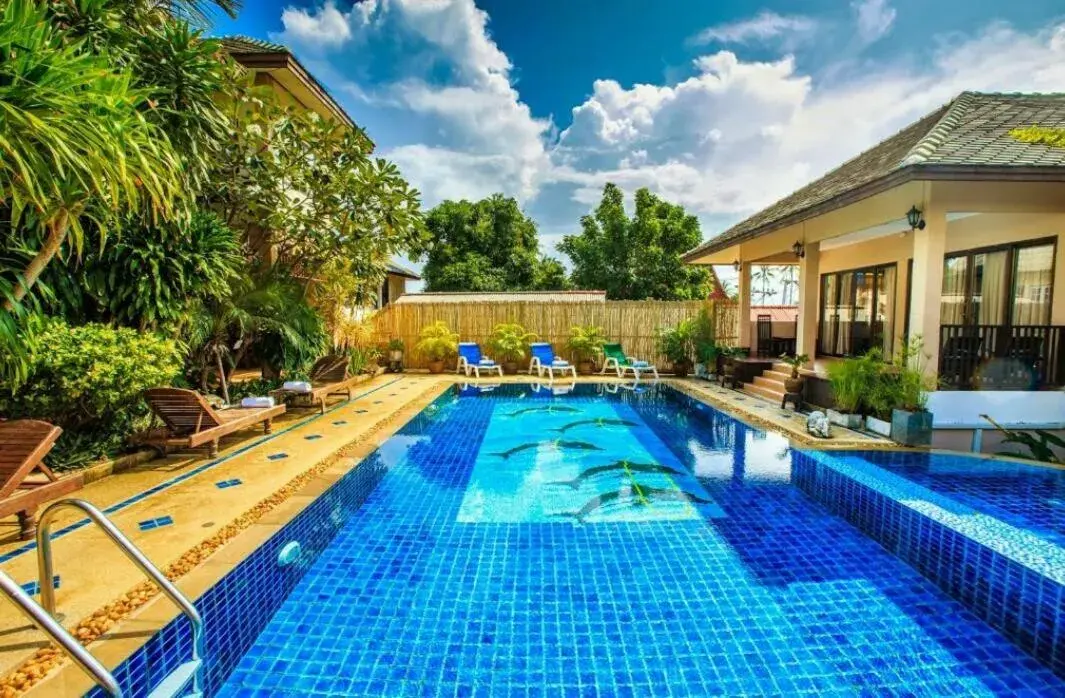 Swimming Pool in Meewaya Hotel