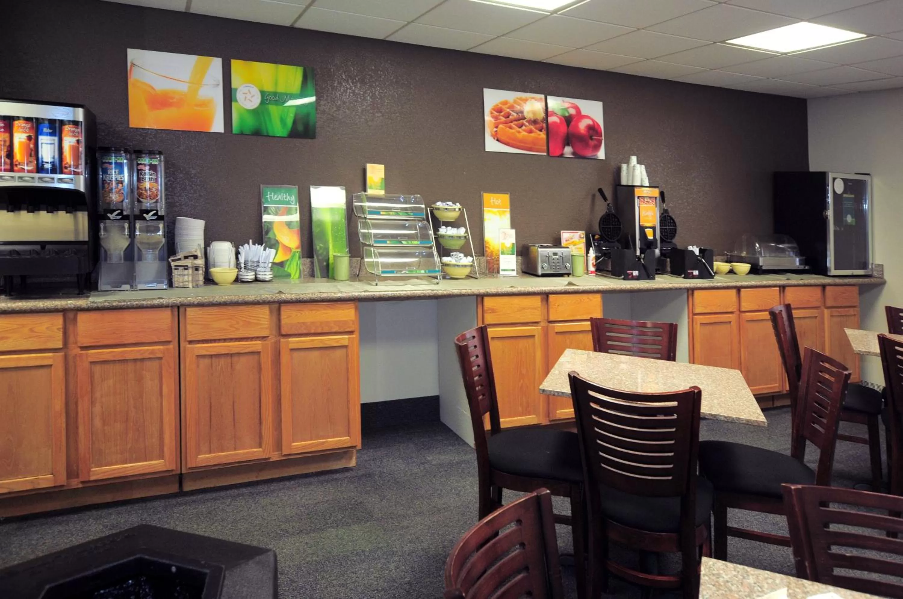 Breakfast in Quality Inn Stadium Area Green Bay Stadium