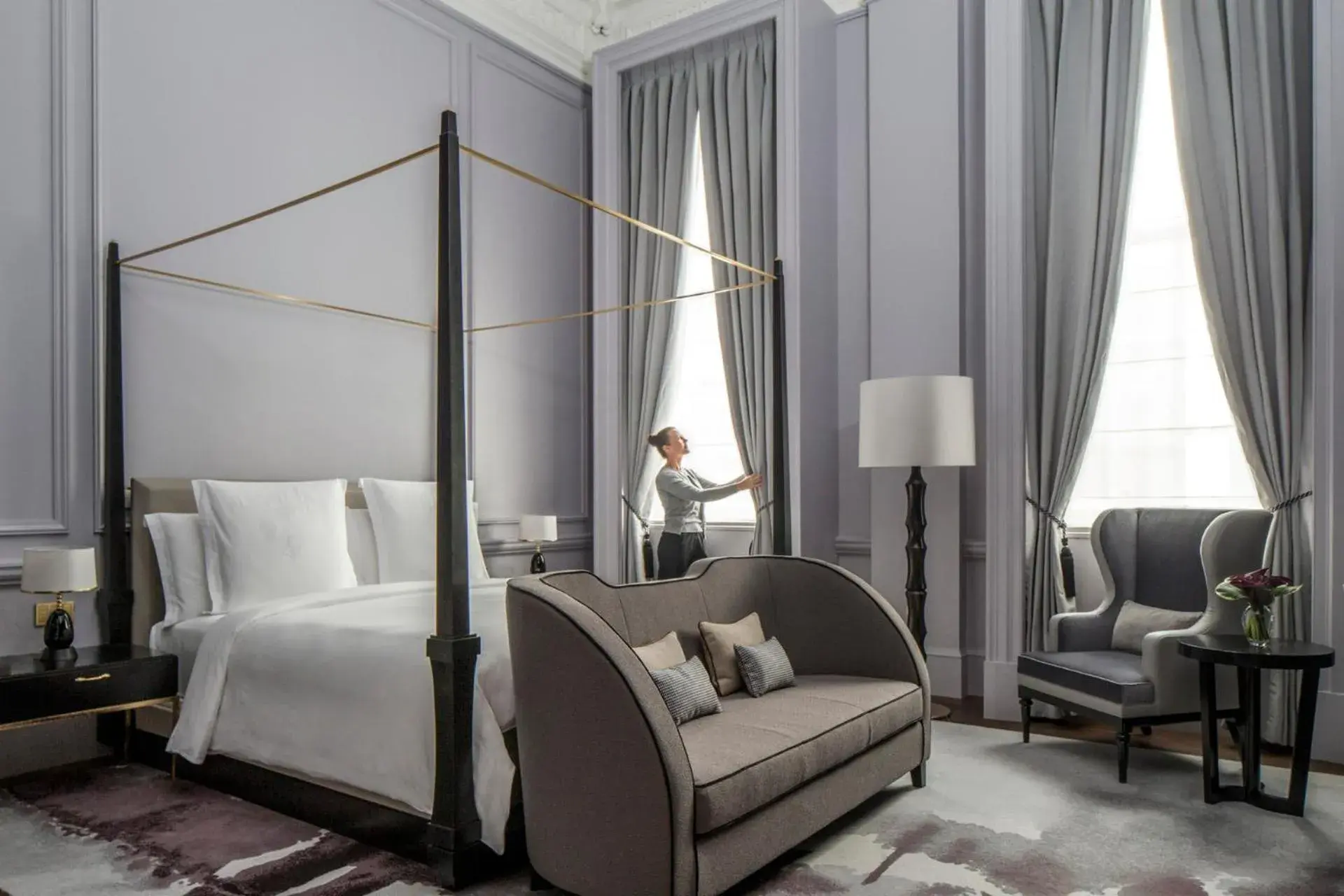 Bedroom, Seating Area in Four Seasons Hotel London at Ten Trinity Square